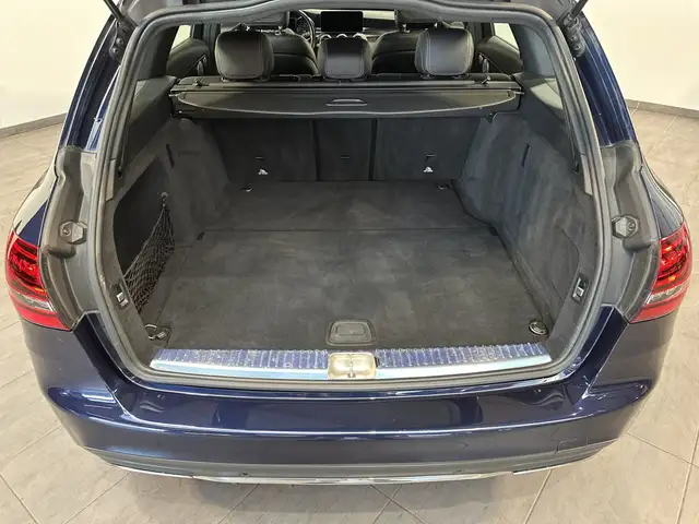 Mercedes-Benz C-Class view 6