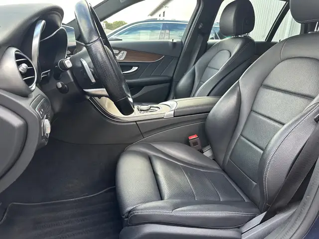 Mercedes-Benz C-Class view 9