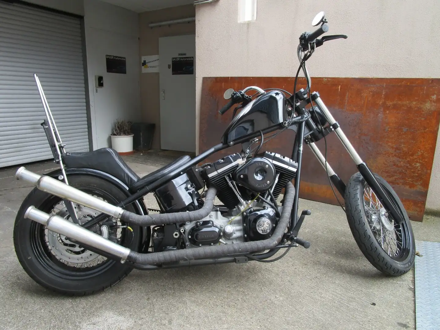 Harley-Davidson Dyna Starrrahmen Chopper Black - 1