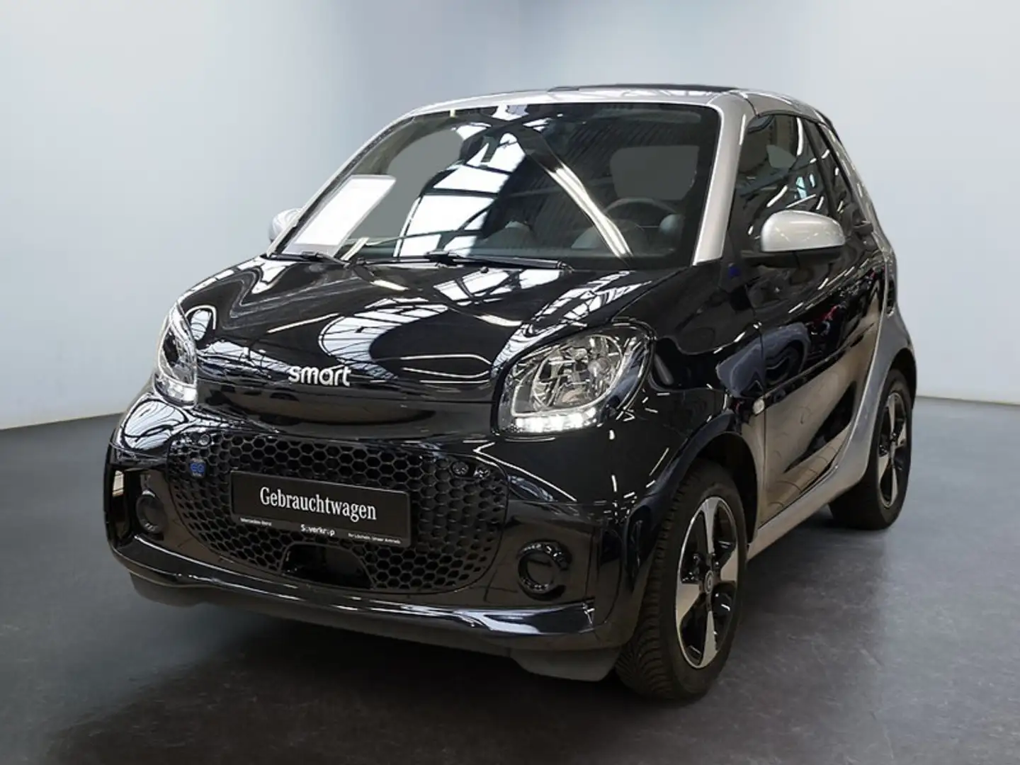smart forTwo EQ cabrio passion 22KW PDC Schwarz - 2