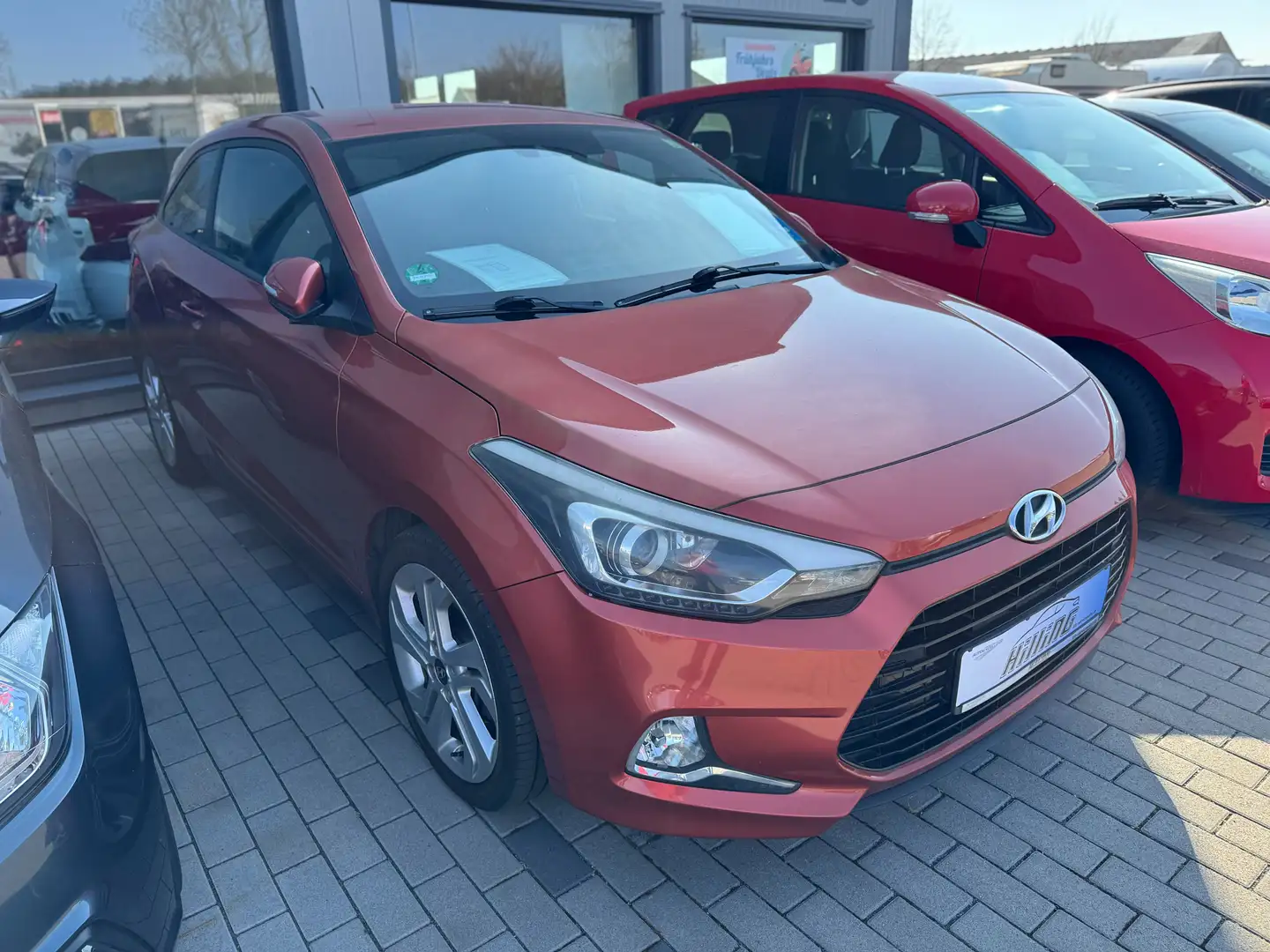 Hyundai i20 blue Trend Portocaliu - 1