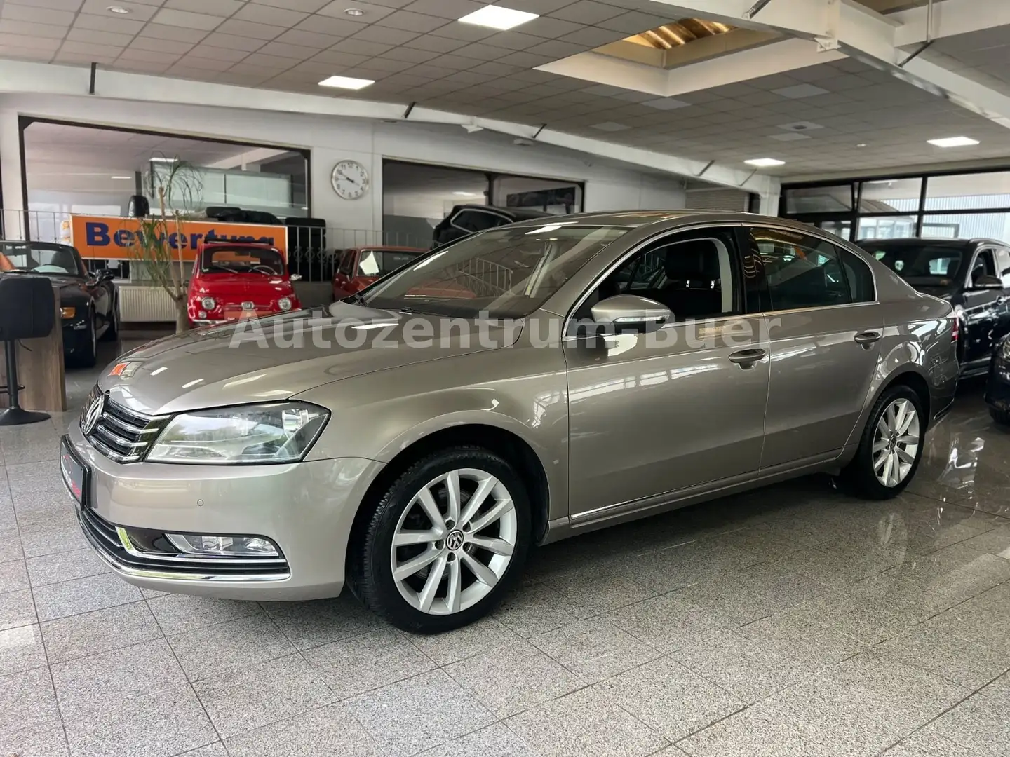 Volkswagen Passat Lim. Highline Automatik 1.Hand/Scheckheft Brun - 2