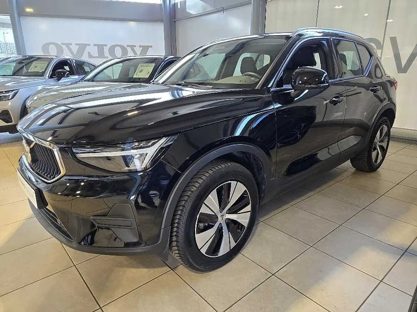 Volvo XC40 B3 Mild hybrid, Benz, leder, !2 jaar selekt waarbo Zwart - 1