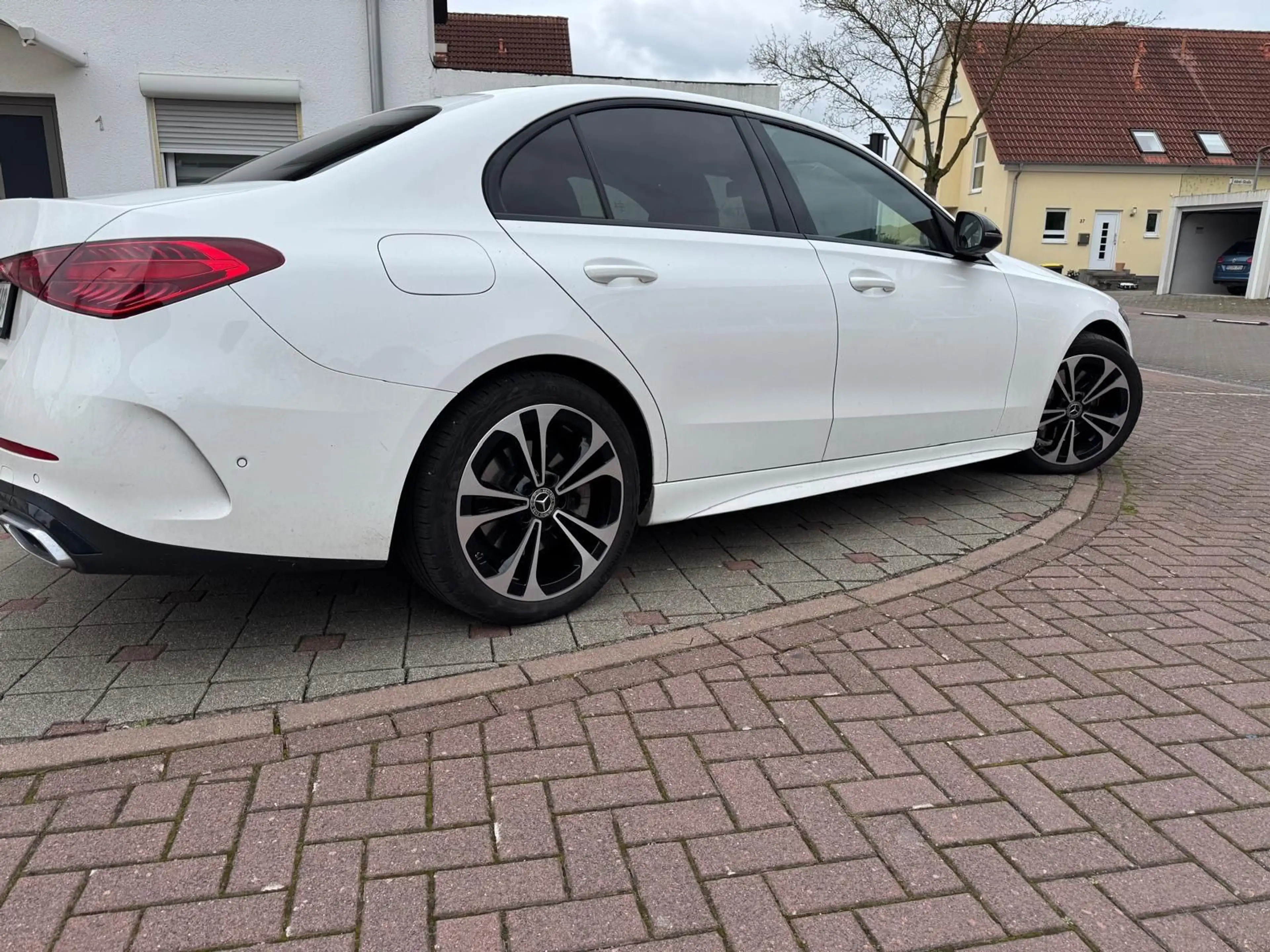 Mercedes-Benz C 220 d Limousine~AMG-Line~Night-Paket,Panorama — photo 3