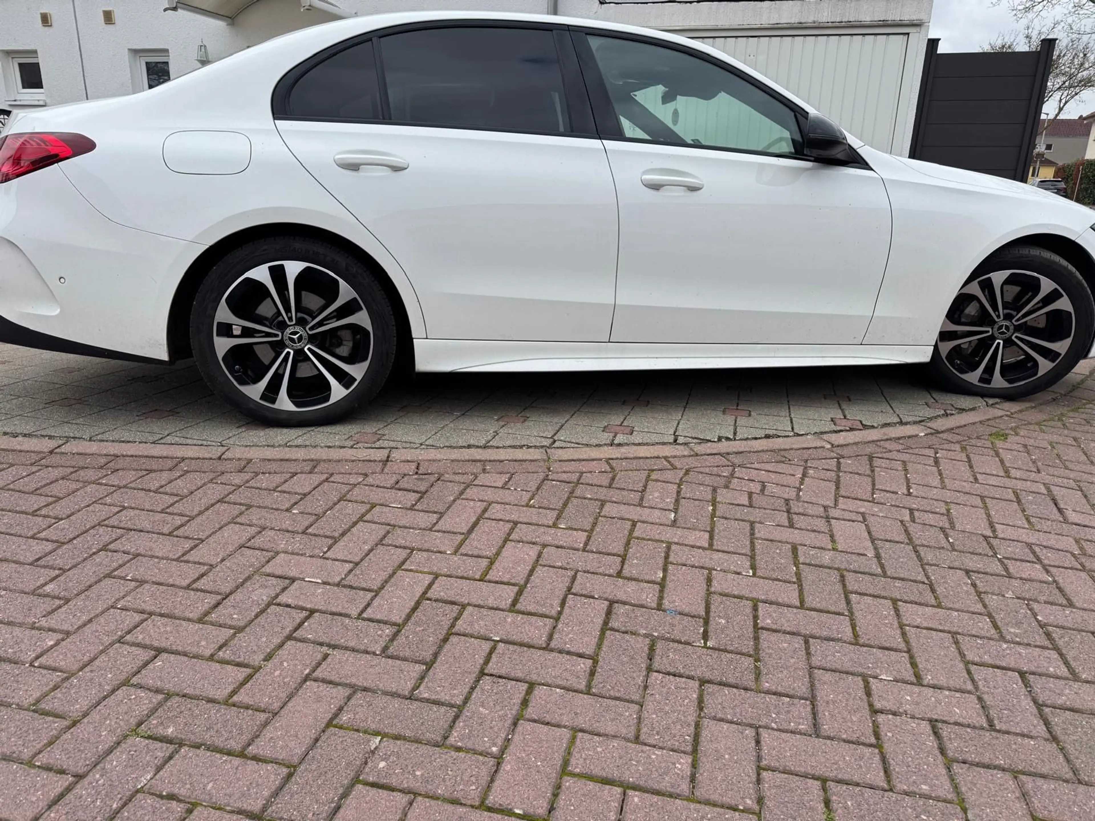 Mercedes-Benz C 220 d Limousine~AMG-Line~Night-Paket,Panorama — photo 4
