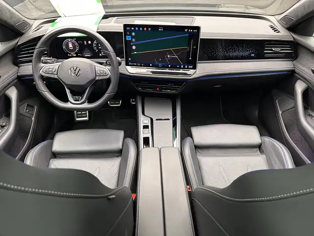 Volkswagen Passat view 15