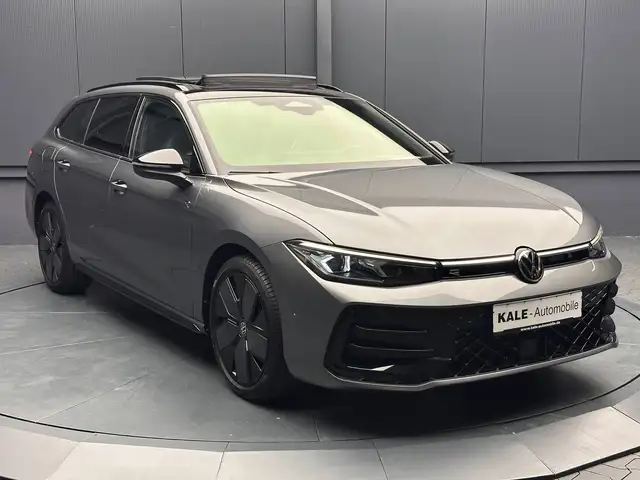Volkswagen Passat view 7
