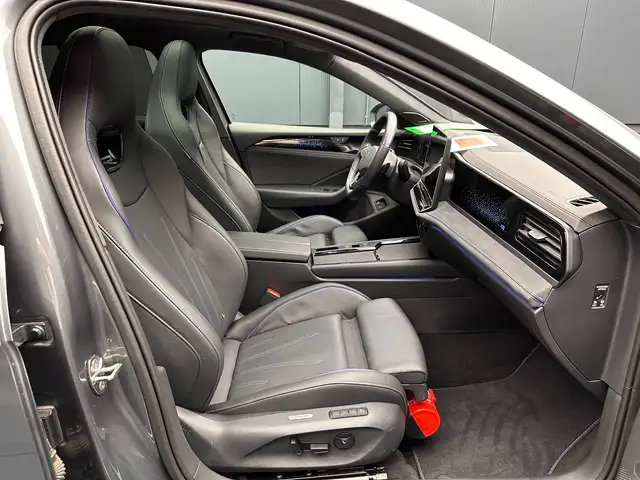 Volkswagen Passat view 13