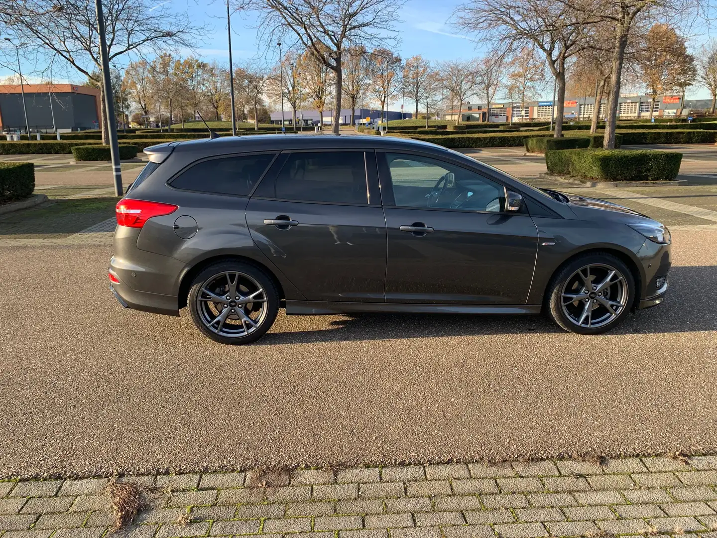 Ford Focus Focus 1.0 Grijs - 1