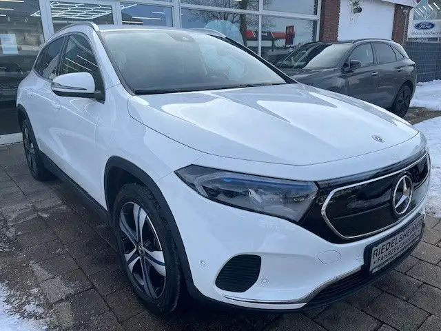 Mercedes-Benz EQA 250 AHK SHZ MBUX LED PDC KAM MB-GARANTIE