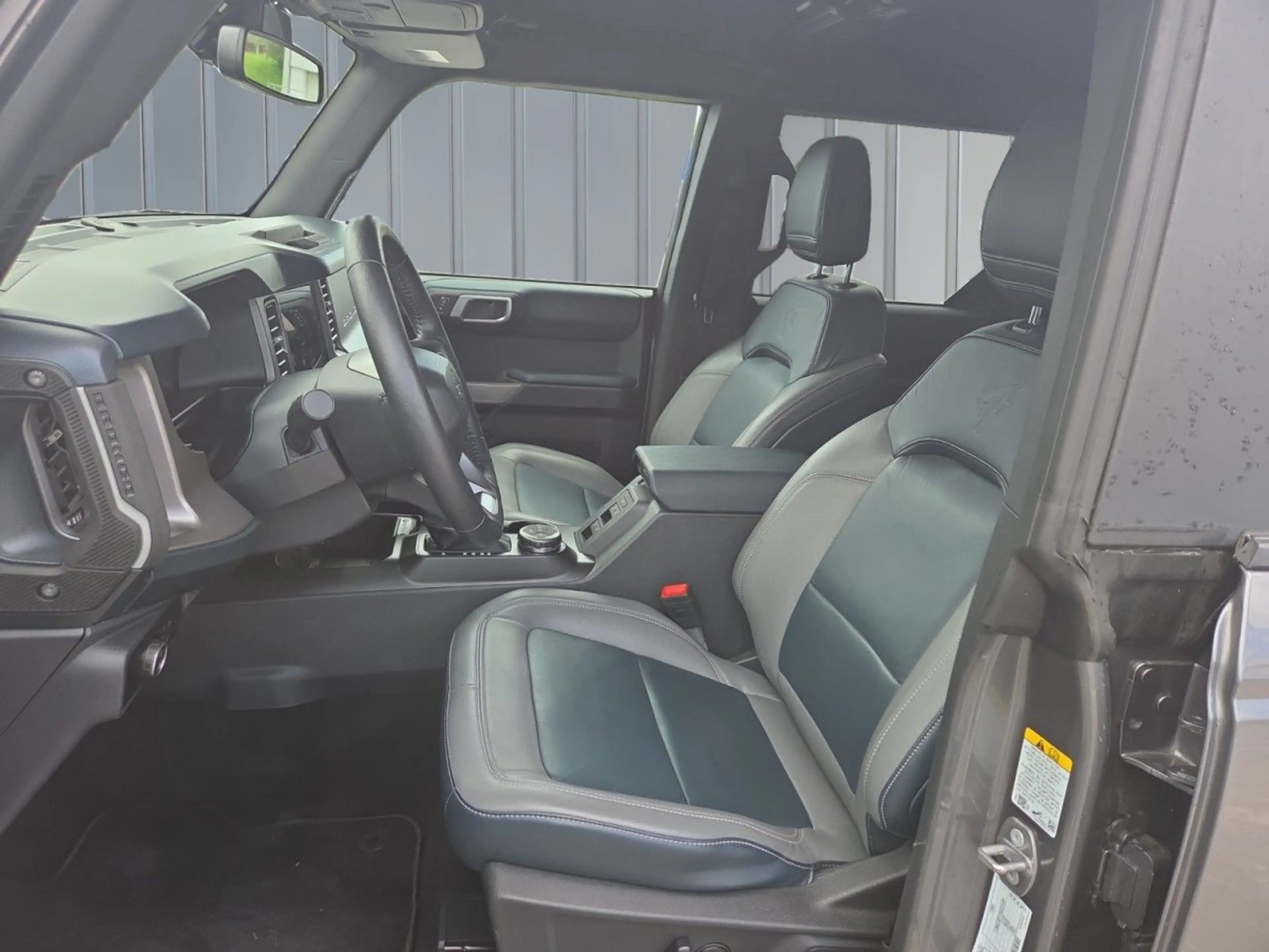 Ford Bronco Badlands Optik mit Anhängekupplung Klima Navi — photo 13
