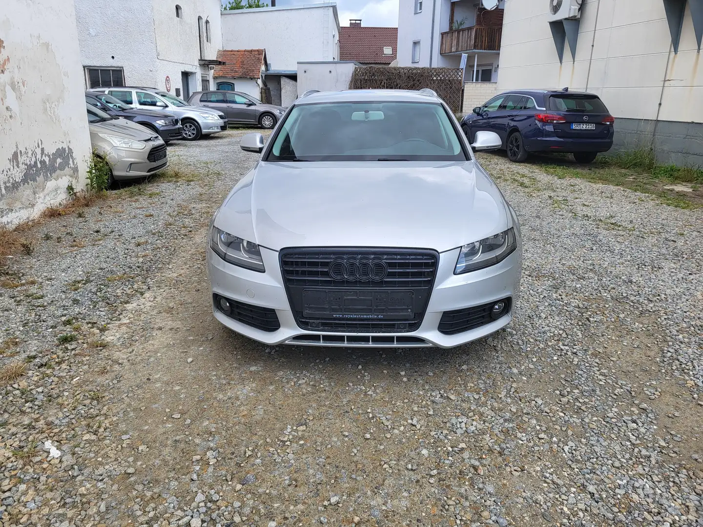 Audi A4 Attraction Grau - 1