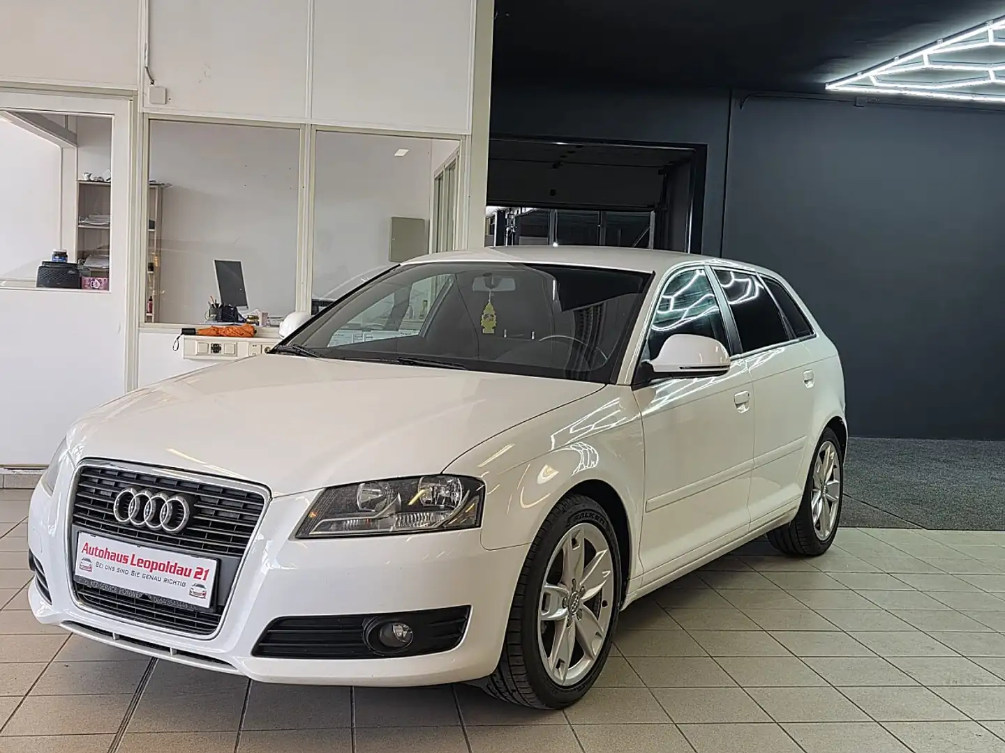 Audi A3 SB 1,4 TFSI Ambition Weiß - 1
