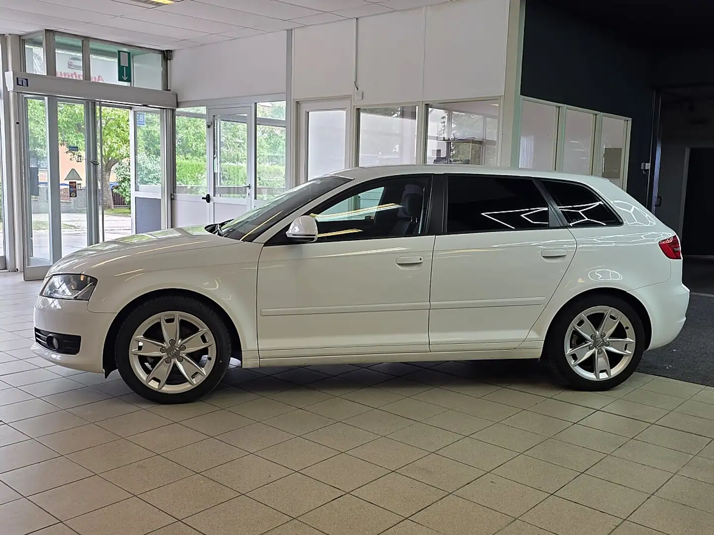 Audi A3 SB 1,4 TFSI Ambition Weiß - 2