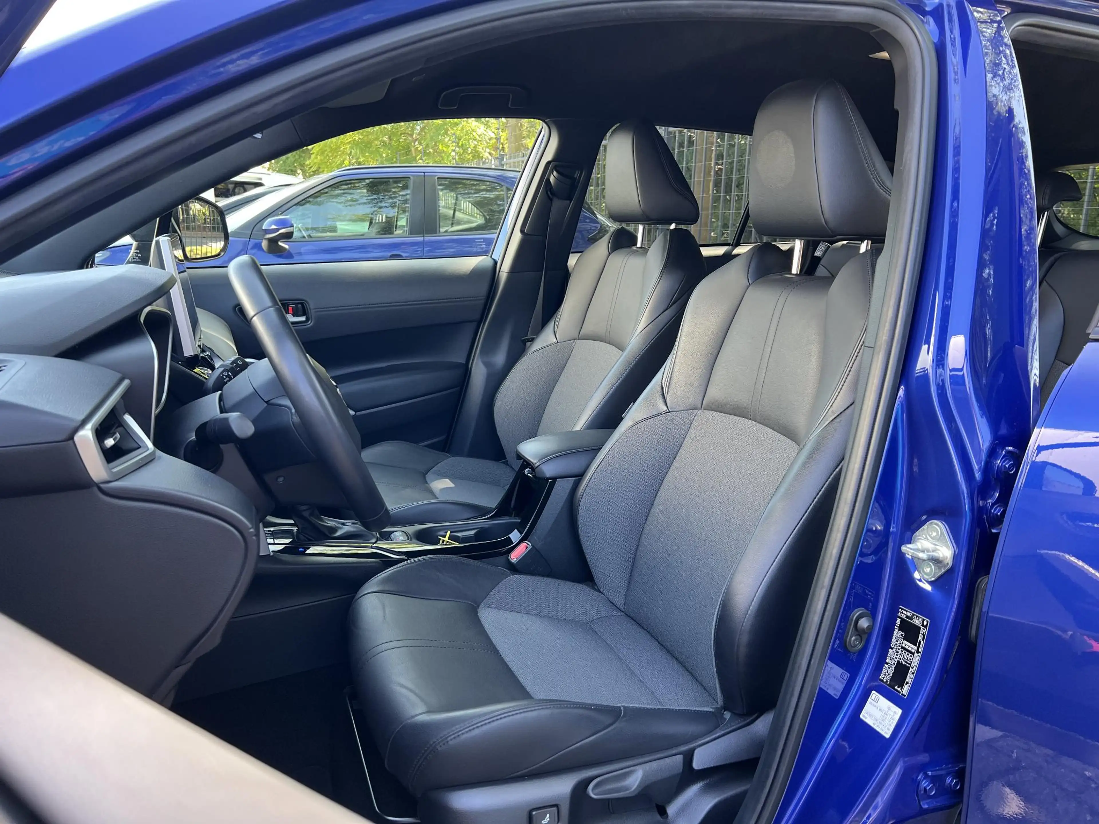 Toyota Corolla Cross 2.0 High Power Hybrid First Edition | Rijklaar | D — photo 9