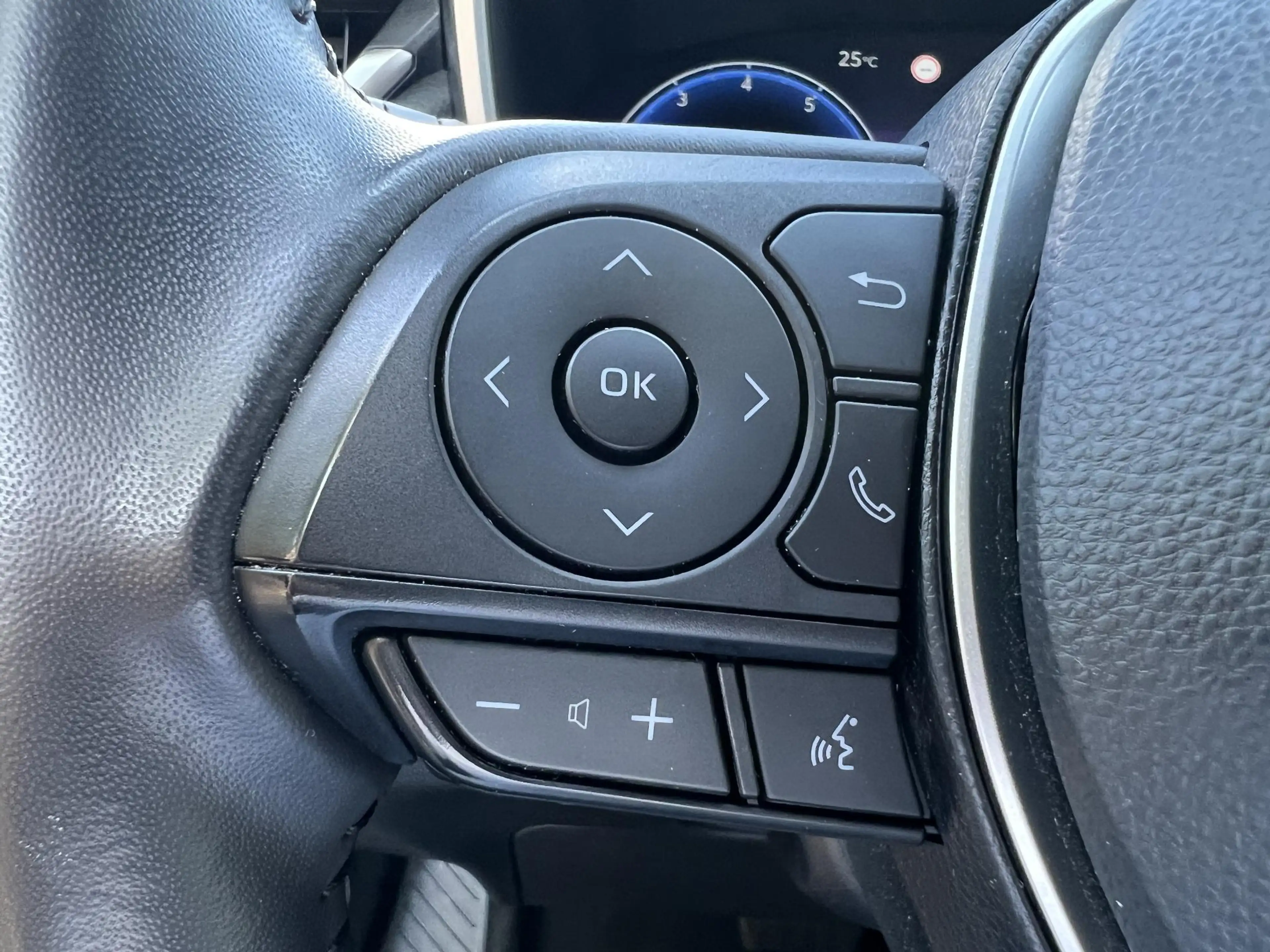 Toyota Corolla Cross 2.0 High Power Hybrid First Edition | Rijklaar | D — photo 15