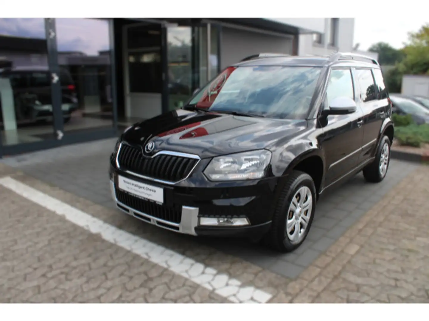Skoda Yeti 1.2 TSI Active Outdoor Sitzheizung PDC AHK Schwarz - 2