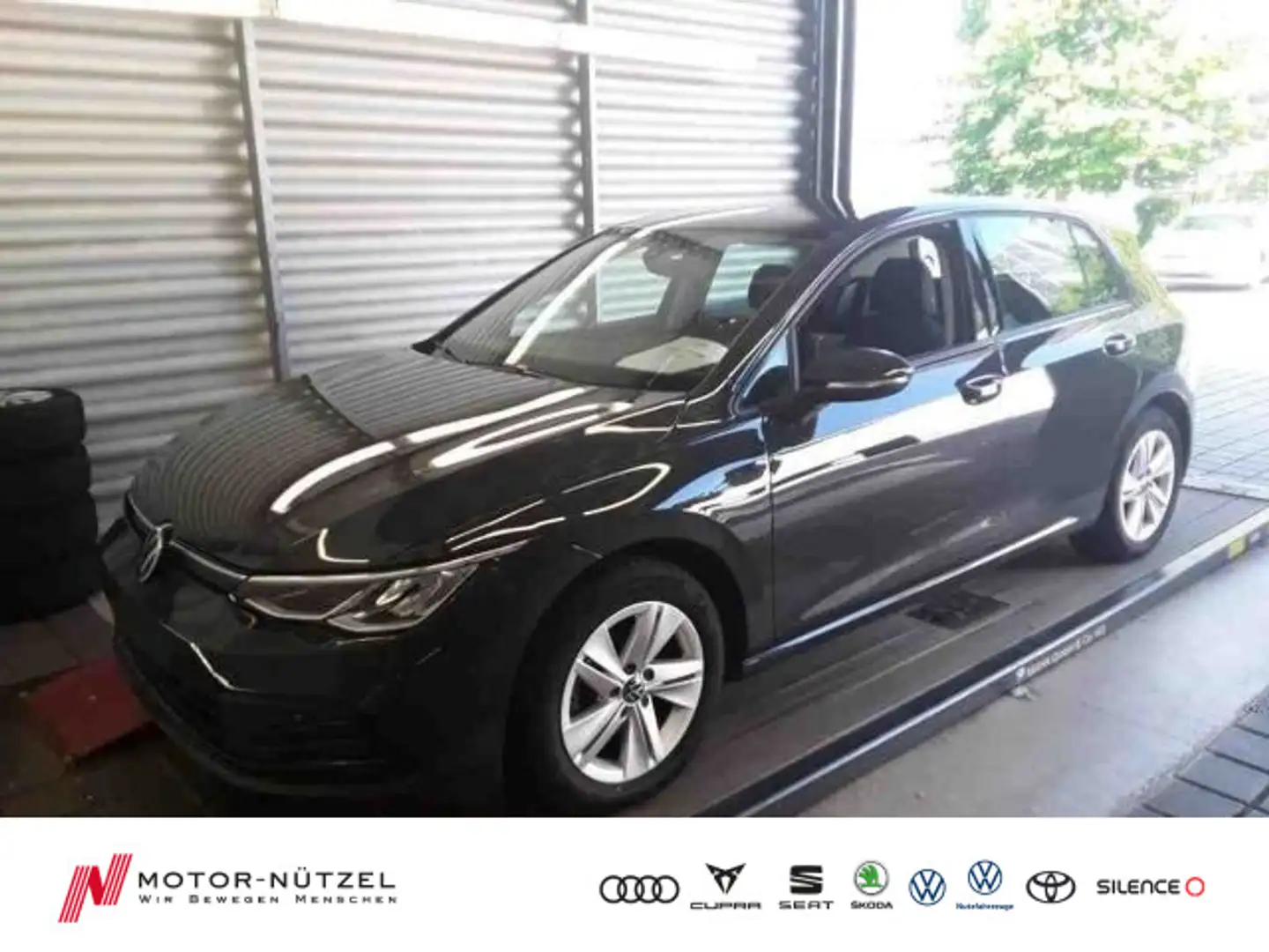 Volkswagen Golf VIII 1.0TSI LIFE LED+ACC+NAV+APP+SHZ+GRA+VC Grau - 1