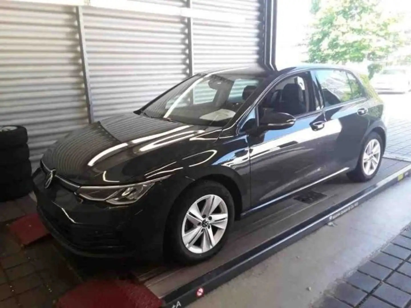 Volkswagen Golf VIII 1.0TSI LIFE LED+ACC+NAV+APP+SHZ+GRA+VC Grau - 2