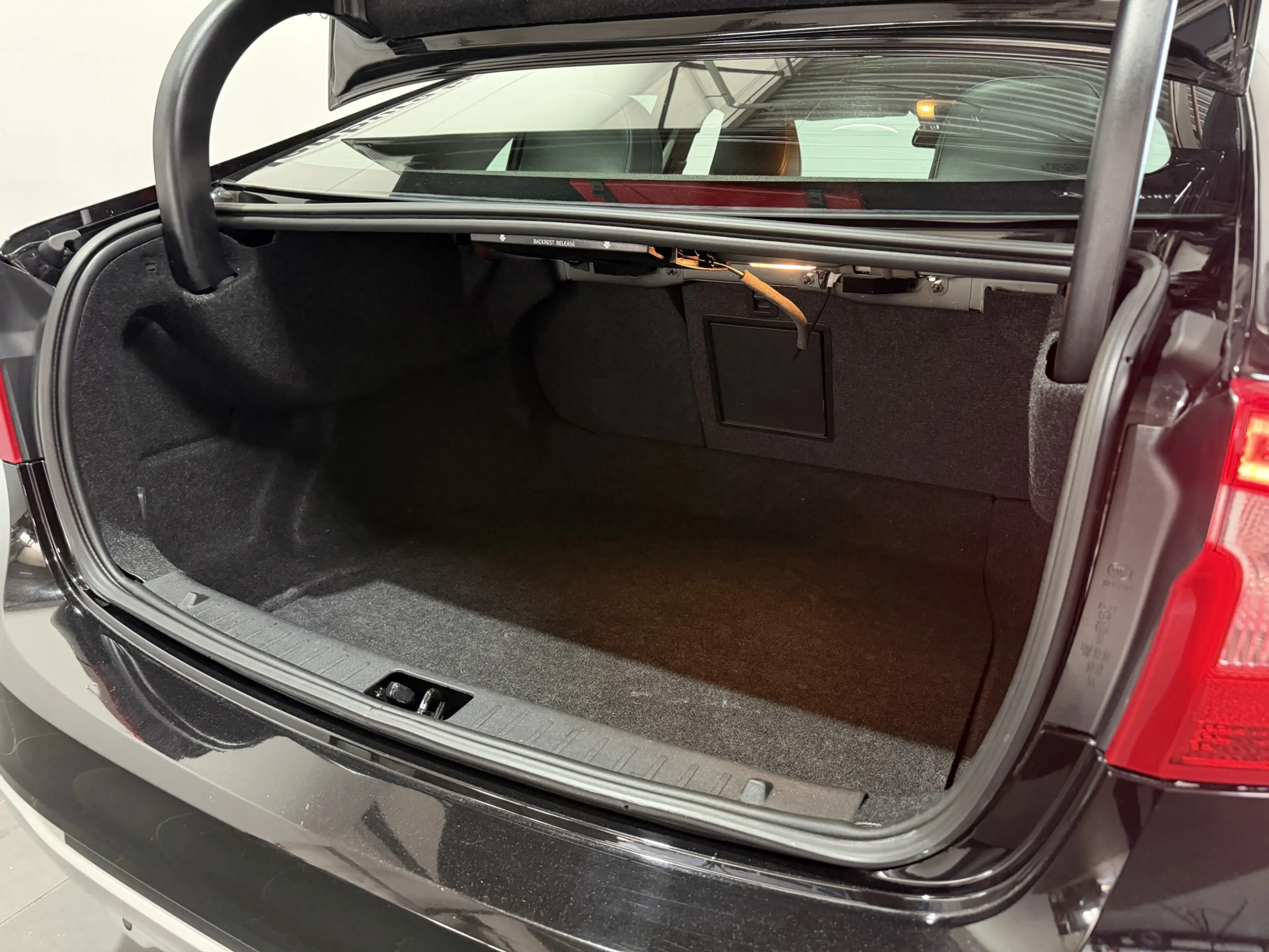 Volvo S60 2.0T Intro Edition - Leder / Bluetooth / Stuurbed. — photo 24