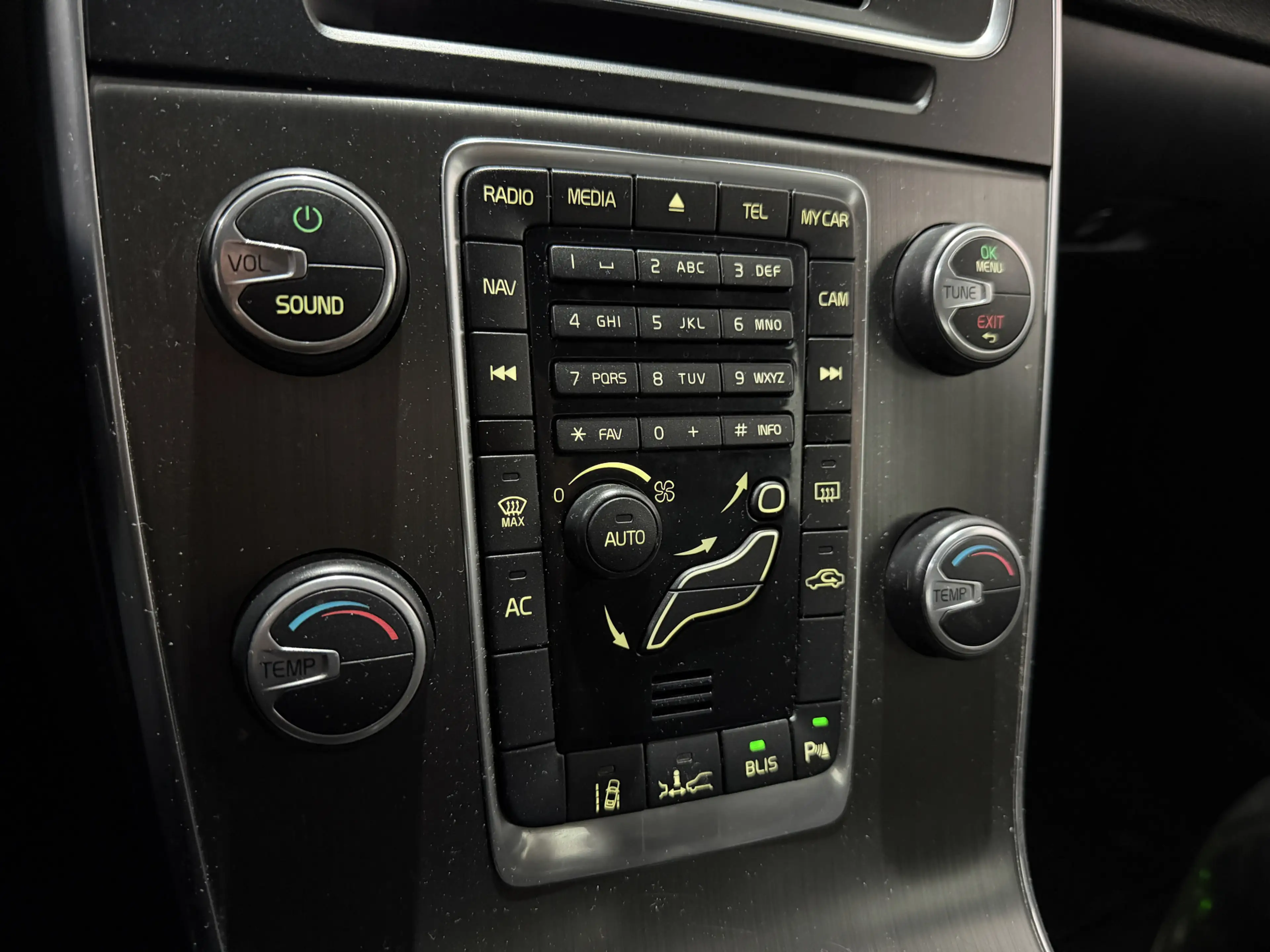 Volvo S60 2.0T Intro Edition - Leder / Bluetooth / Stuurbed. — photo 17