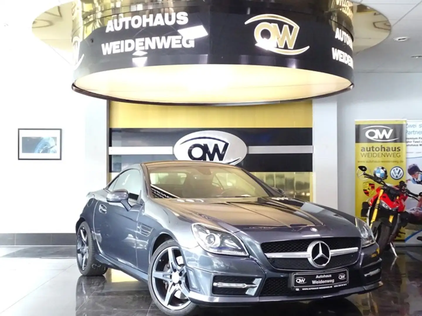 Mercedes-Benz SLK 200 AMG Sport Pano Leder Navi PDCAirsc 2Hand Grijs - 2