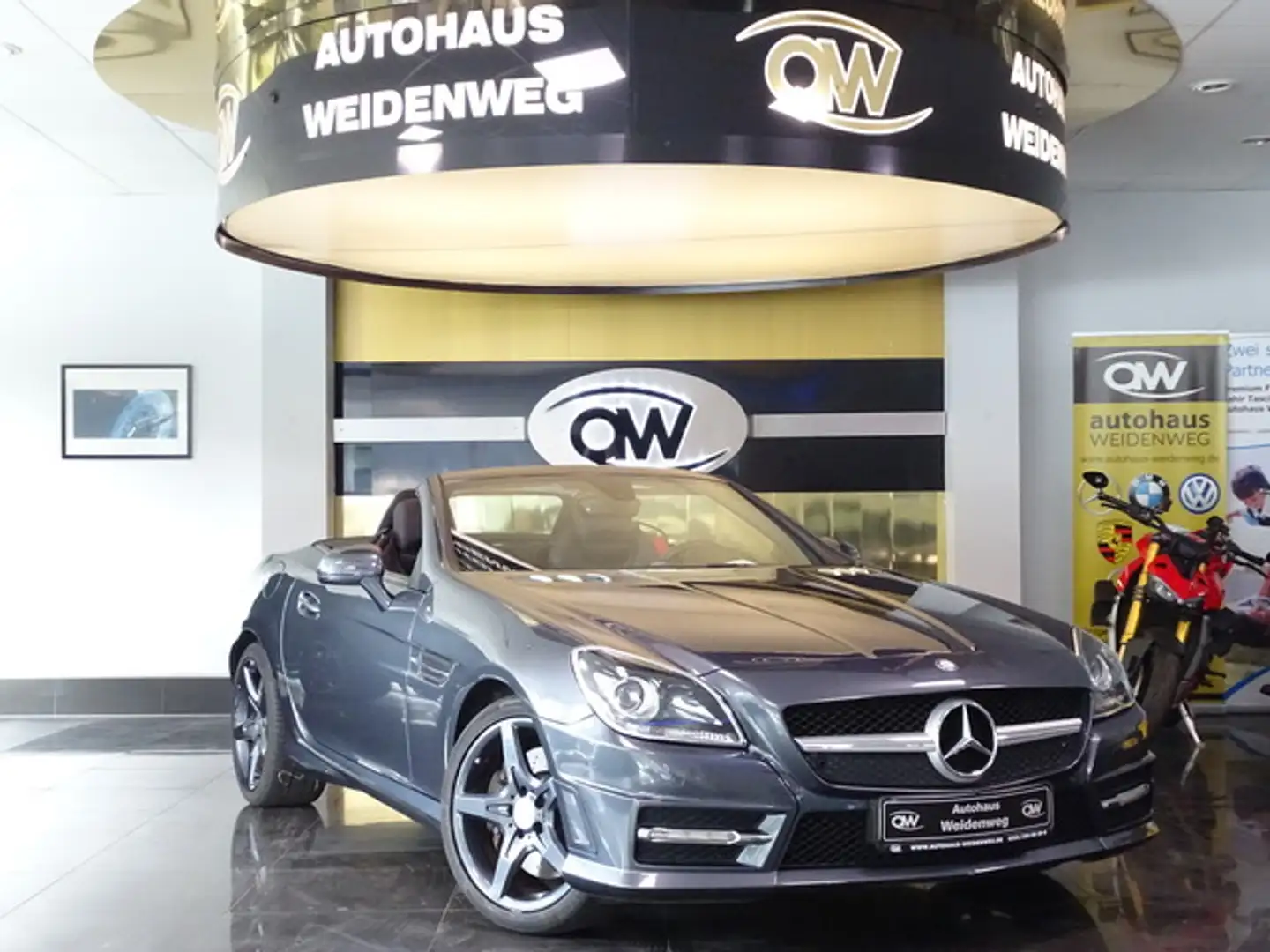 Mercedes-Benz SLK 200 AMG Sport Pano Leder Navi PDCAirsc 2Hand Grijs - 1