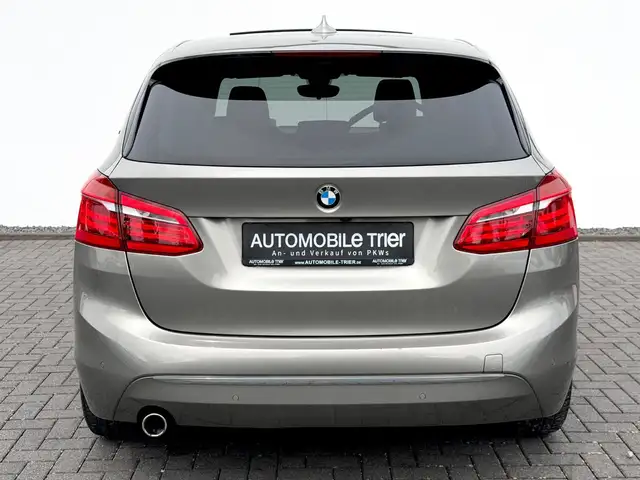 BMW 2 Series view 6