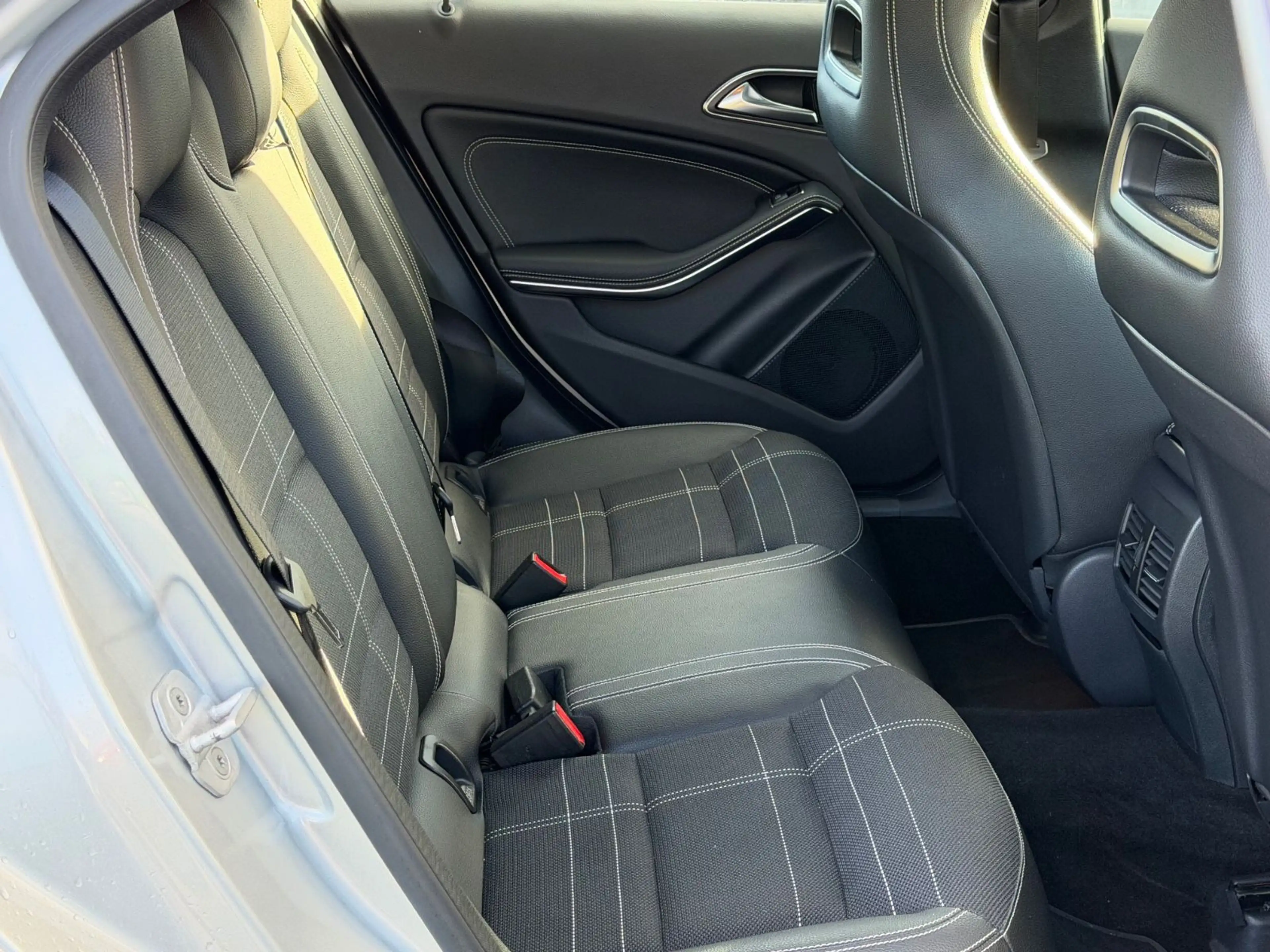 Mercedes-Benz A 200 BlueEfficiency/SHZ/NAVI/EURO 6 — photo 13