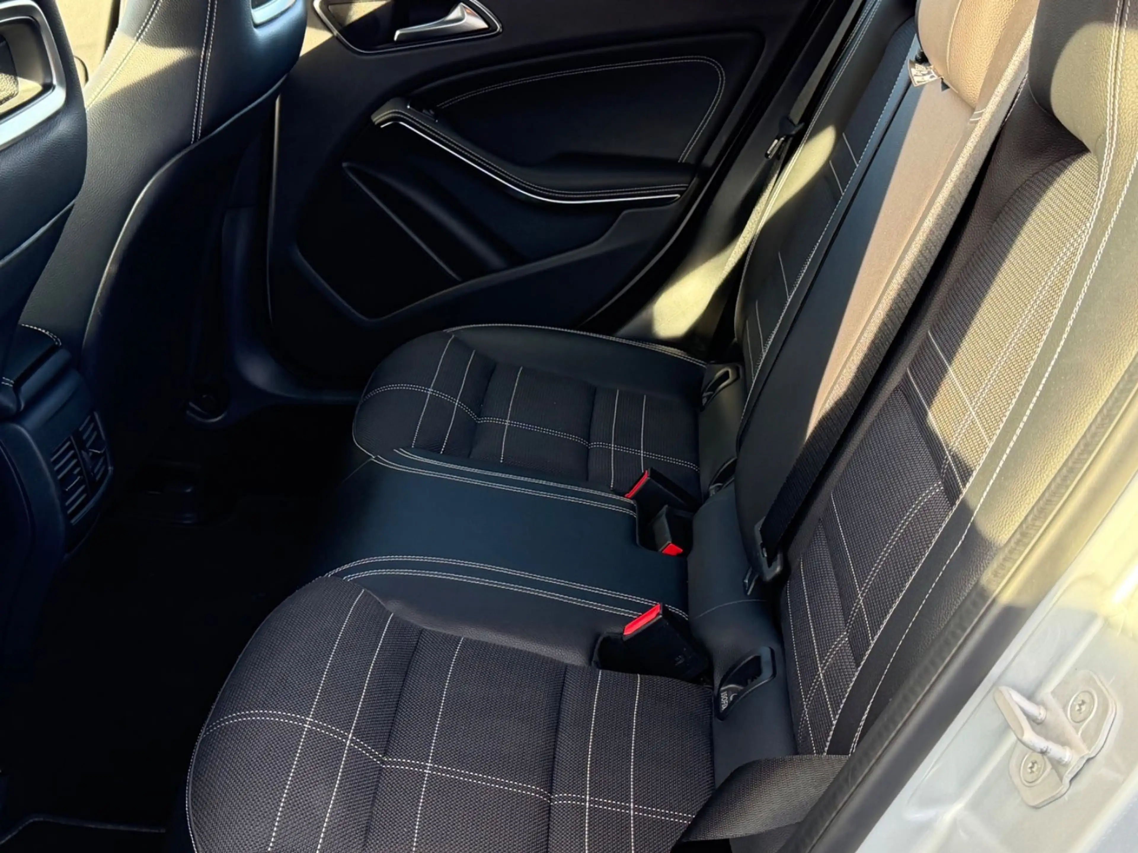 Mercedes-Benz A 200 BlueEfficiency/SHZ/NAVI/EURO 6 — photo 14