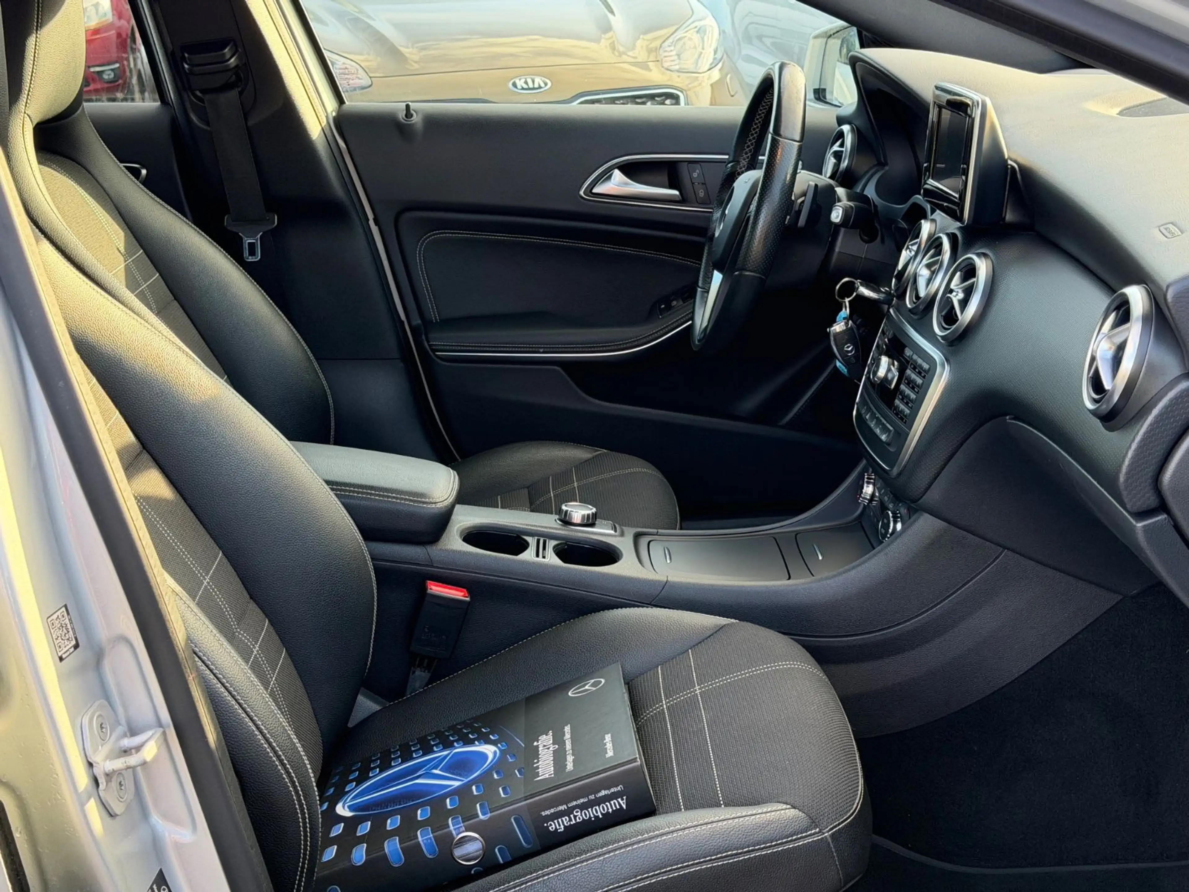 Mercedes-Benz A 200 BlueEfficiency/SHZ/NAVI/EURO 6 — photo 12