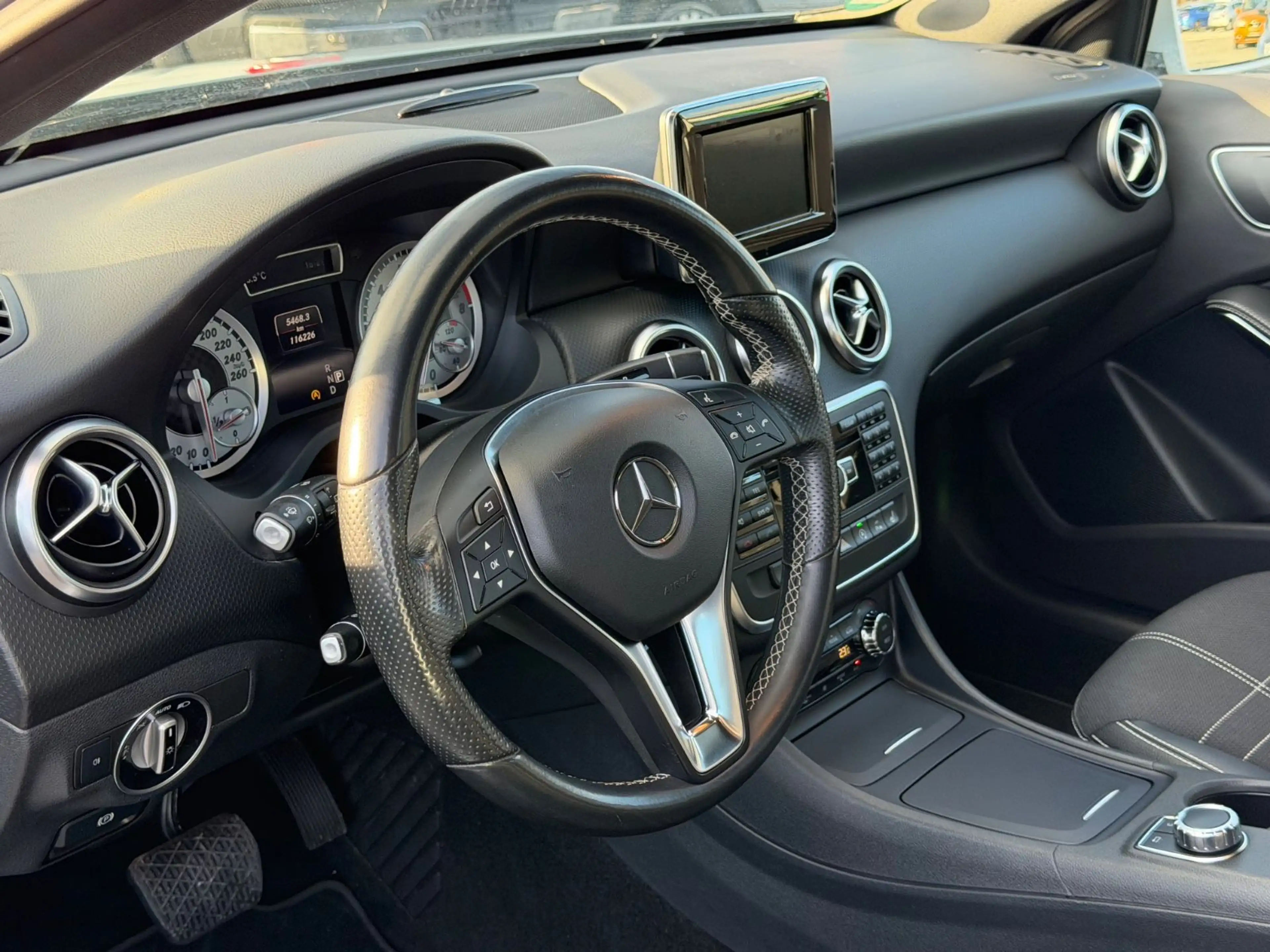 Mercedes-Benz A 200 BlueEfficiency/SHZ/NAVI/EURO 6 — photo 9