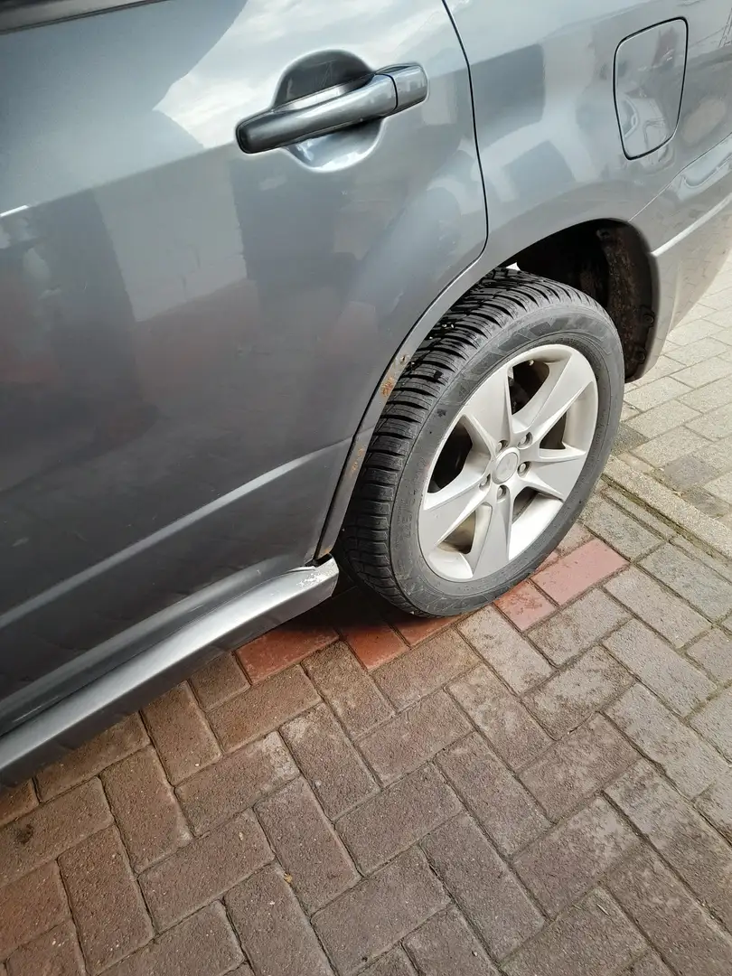 Mitsubishi Outlander Outlander 2.4 Sport Gris - 1