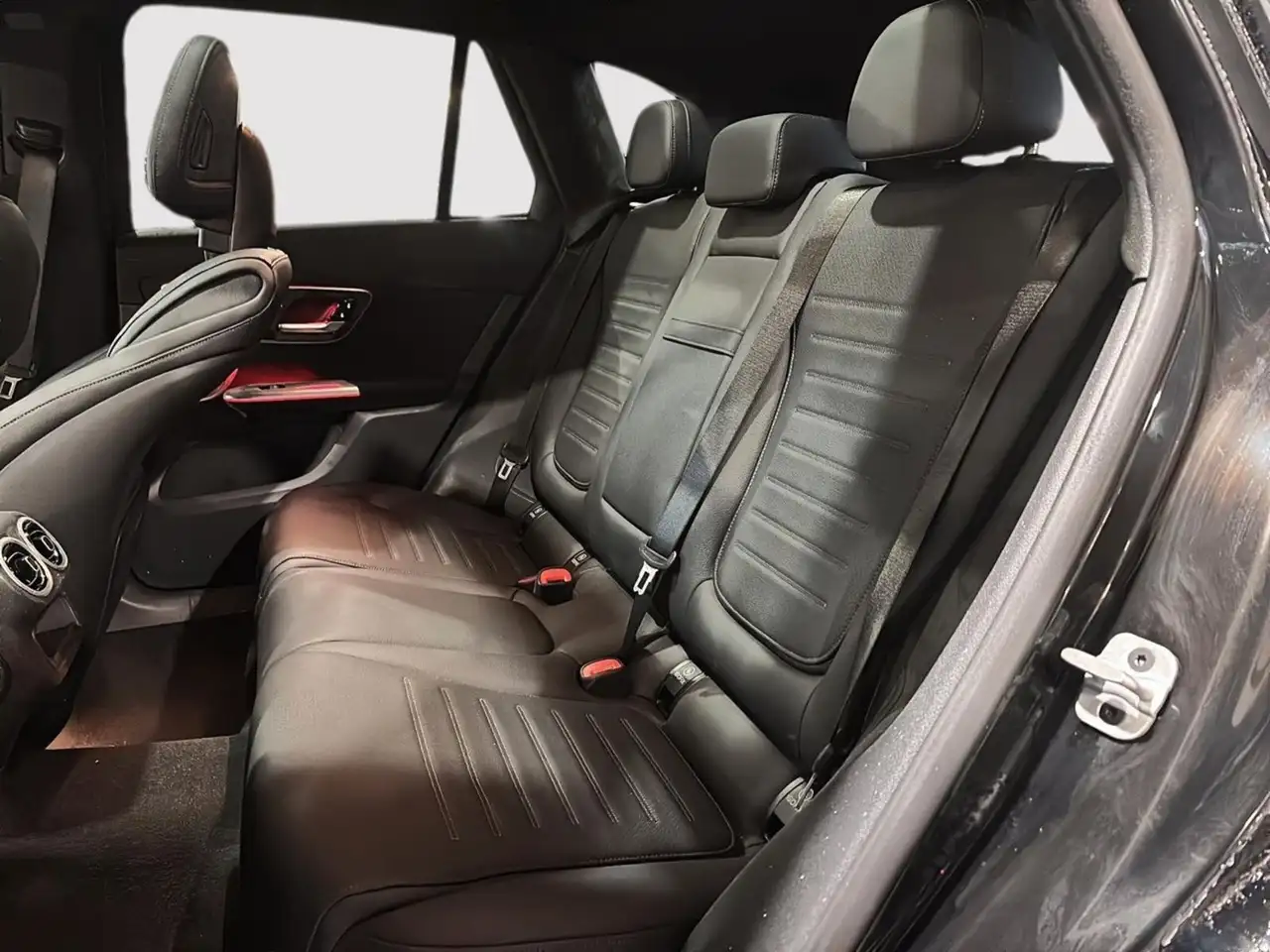 Mercedes-Benz GLC снимка Mercedes-Benz GLC