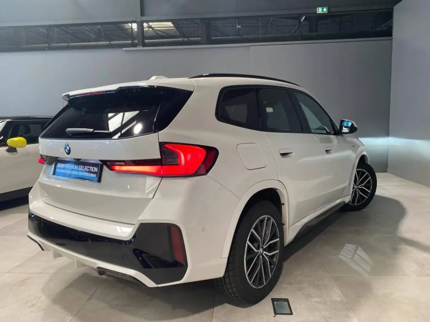 BMW X1 sDrive18d 150ch M Sport Blanc - 2