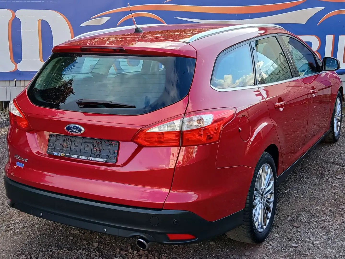 Ford Focus 1,6 Titanium *AHK*TEMPOMAT*KLIMA*ZRM NEU*HU/TÜV Rouge - 2
