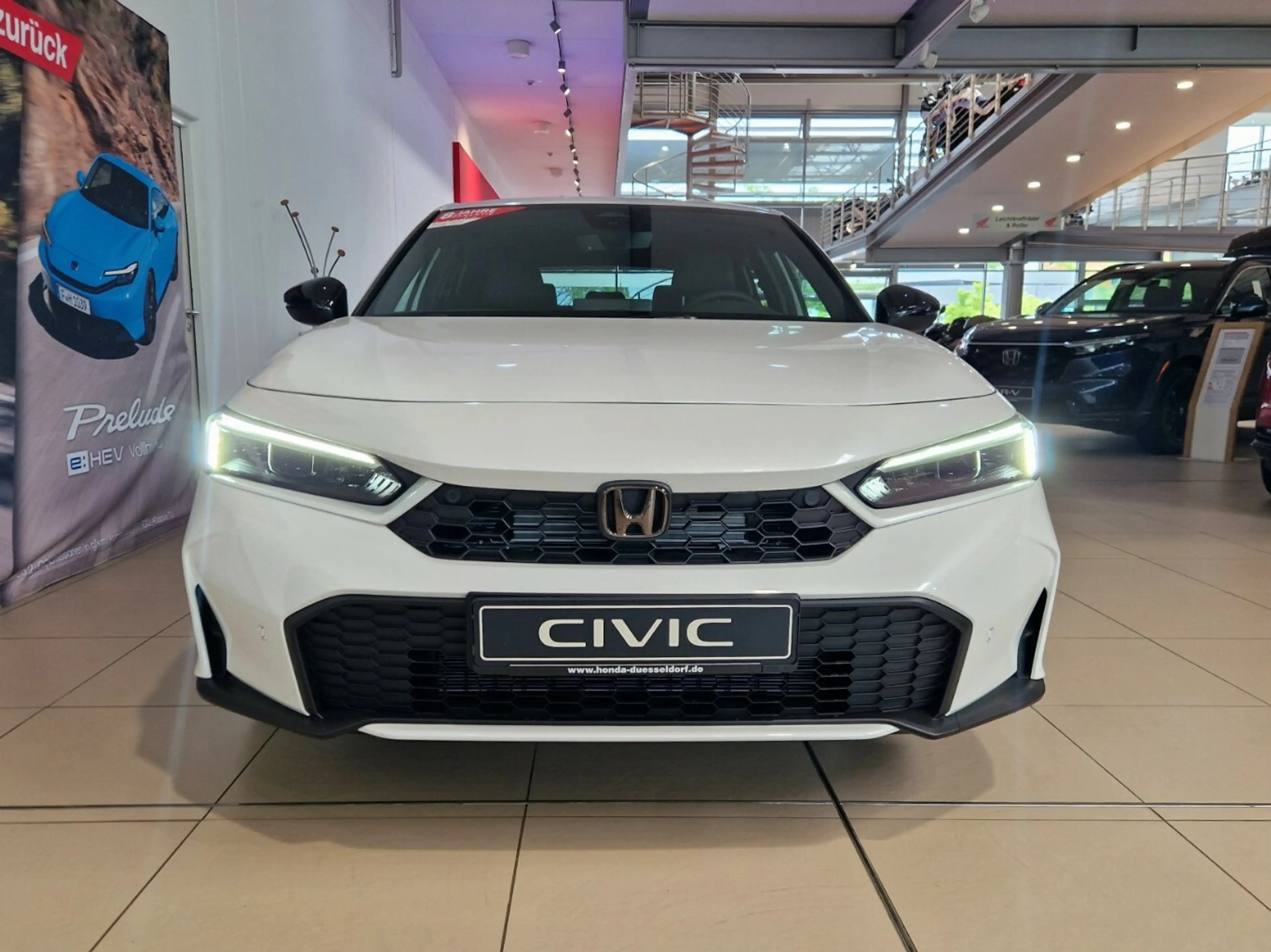 Honda Civic Hybrid e:HEV Sport|BlackEmblem — photo 2