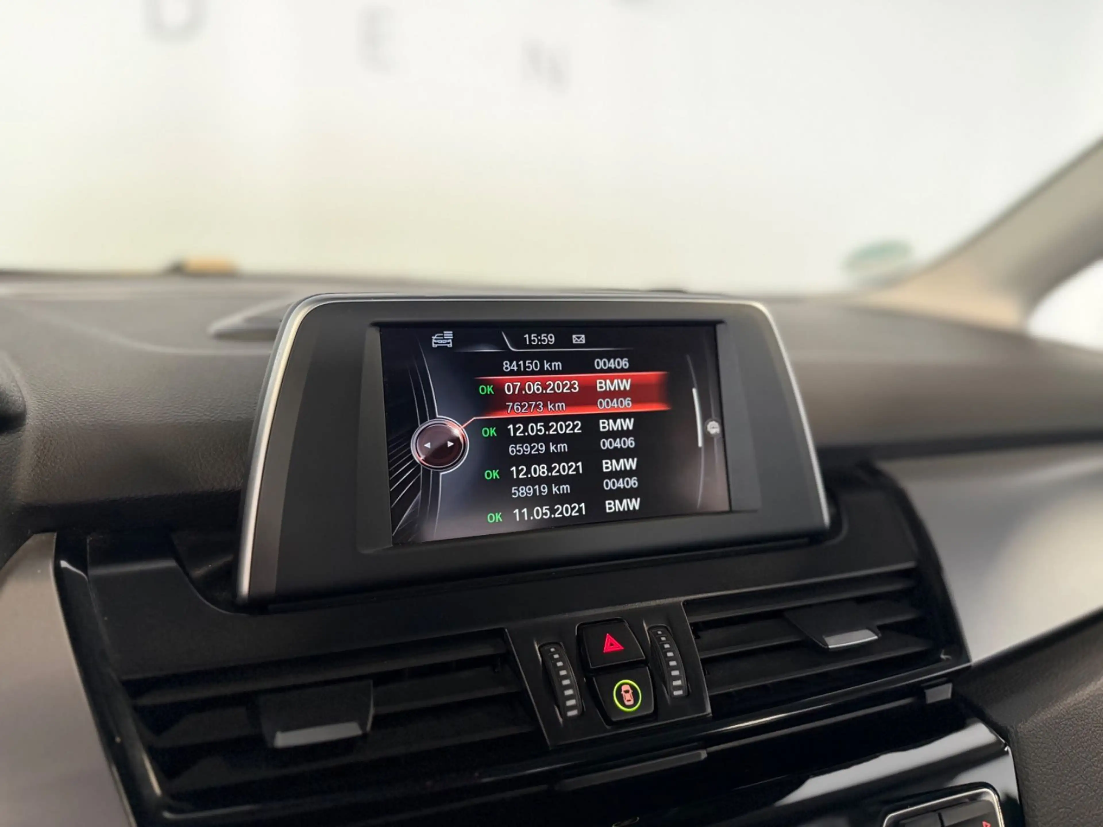 BMW 220 ActiveTourer 220d xDrive*Keyless*PDC*LED*AHK* — photo 15