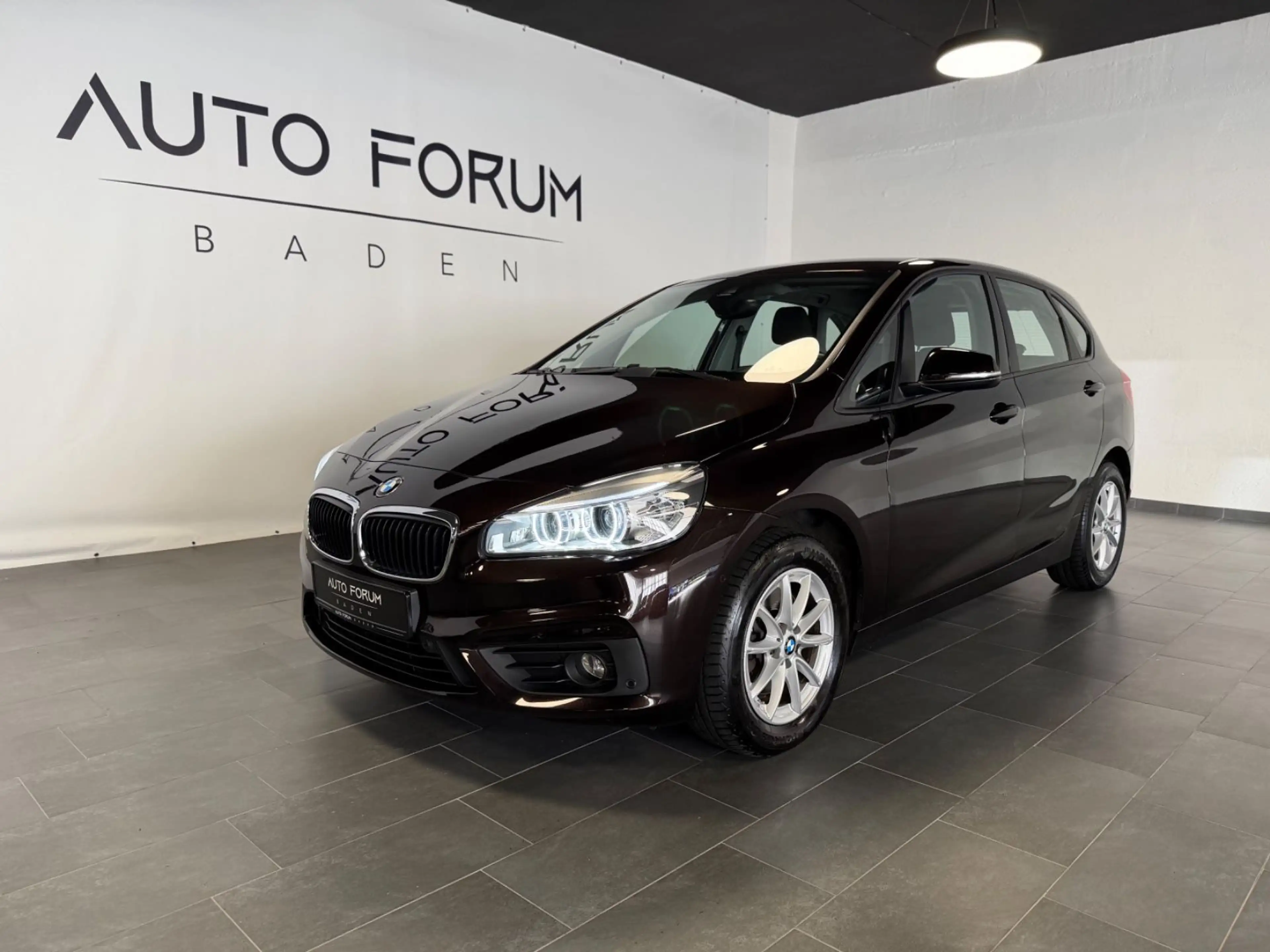 BMW 220 ActiveTourer 220d xDrive*Keyless*PDC*LED*AHK* — photo 3