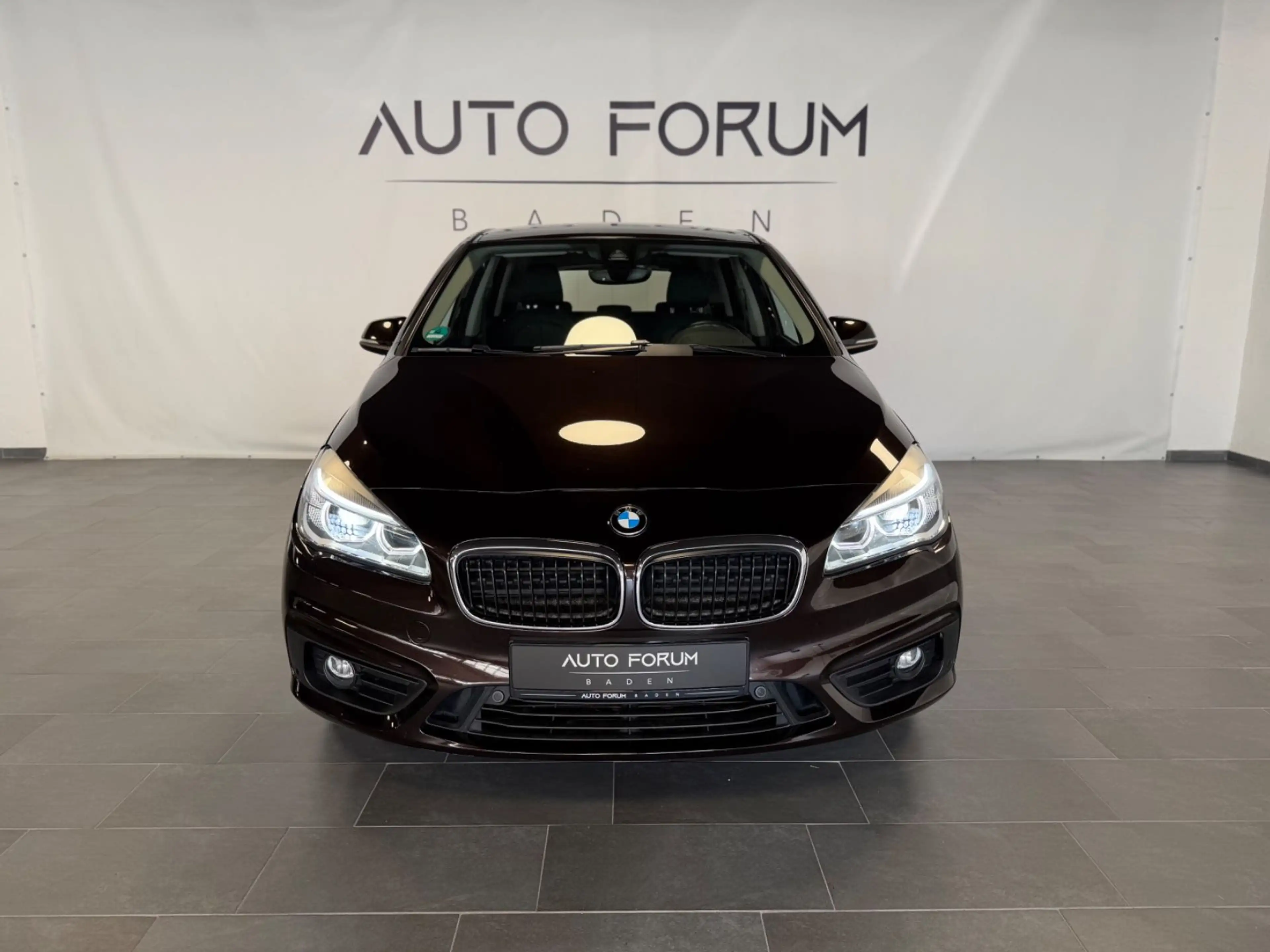 BMW 220 ActiveTourer 220d xDrive*Keyless*PDC*LED*AHK* — photo 2