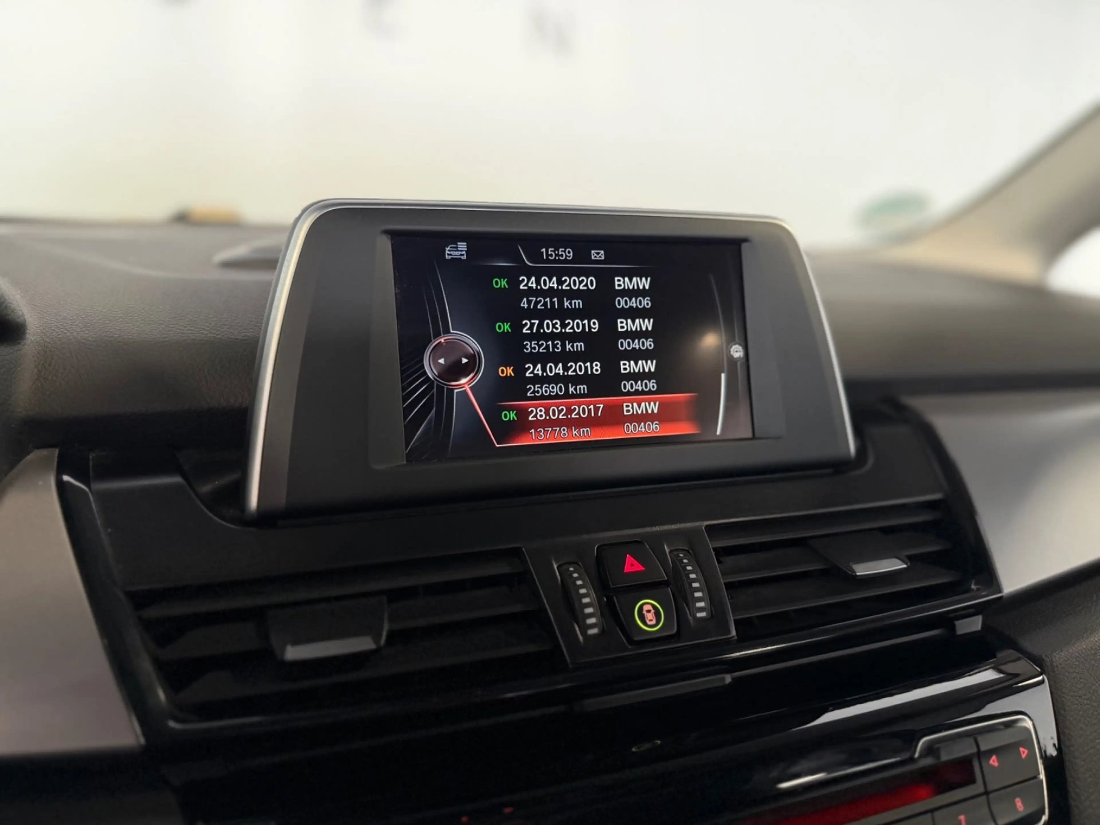 BMW 220 ActiveTourer 220d xDrive*Keyless*PDC*LED*AHK* — photo 14