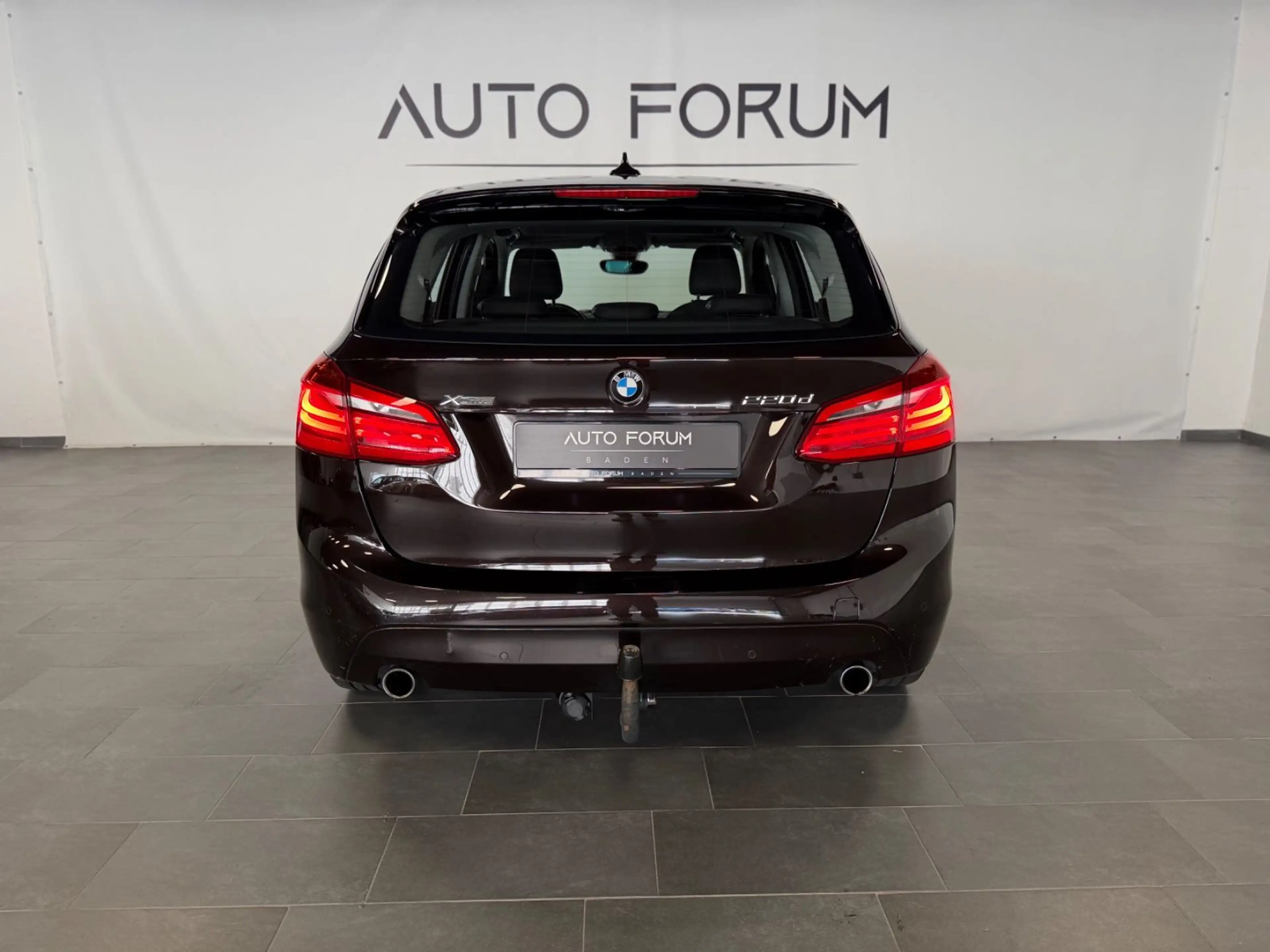 BMW 220 ActiveTourer 220d xDrive*Keyless*PDC*LED*AHK* — photo 6