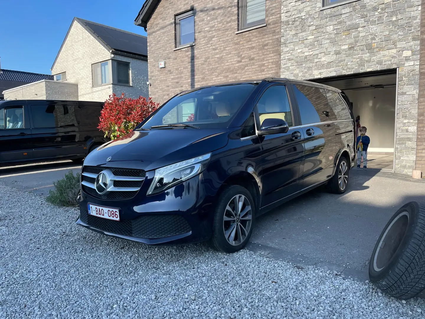 Mercedes-Benz V 220 d MWB Avantgarde (EU6AP) Blauw - 1