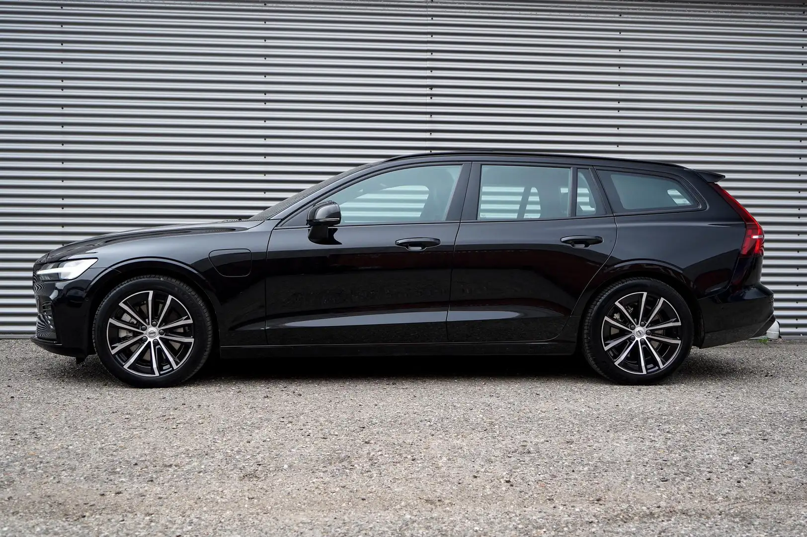 Volvo V60 T6 Plug-in hybrid AWD Plus Dark | Long Range | Har Nero - 2