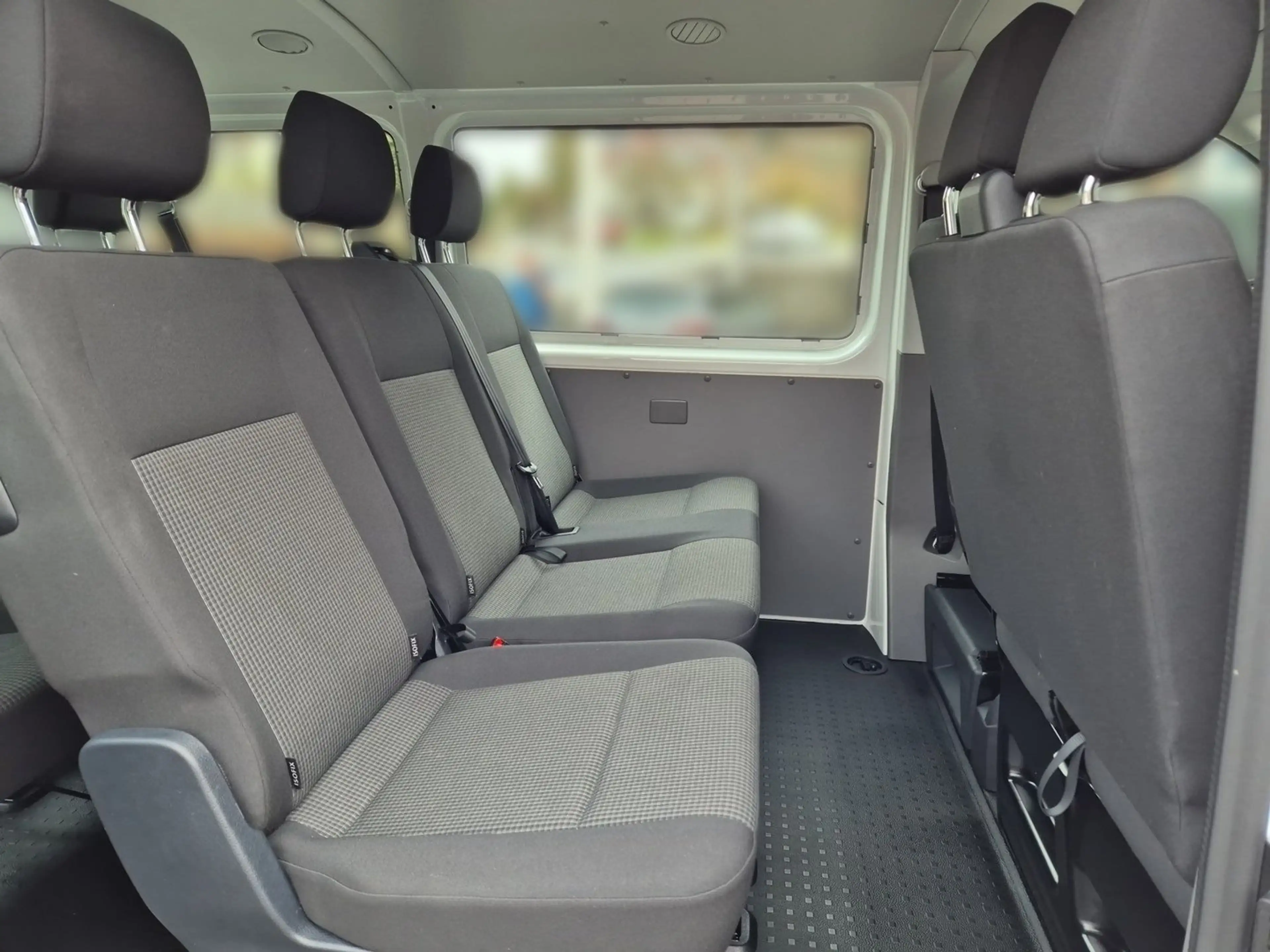 Volkswagen T6.1 Transporter Kombi TDI — photo 13