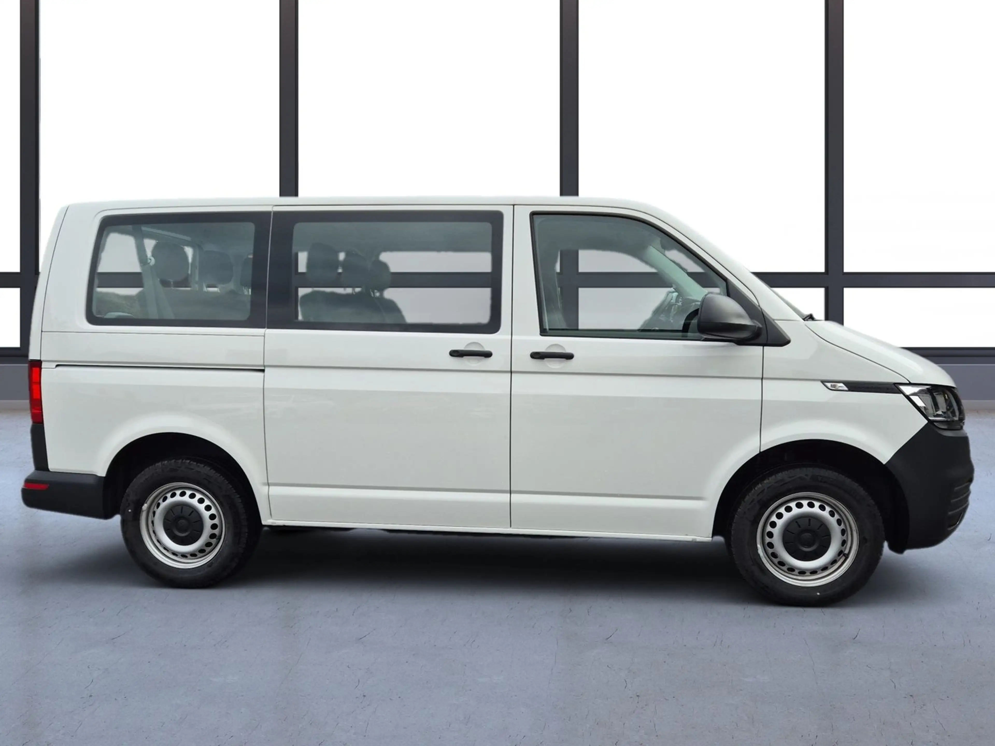 Volkswagen T6.1 Transporter Kombi TDI — photo 2