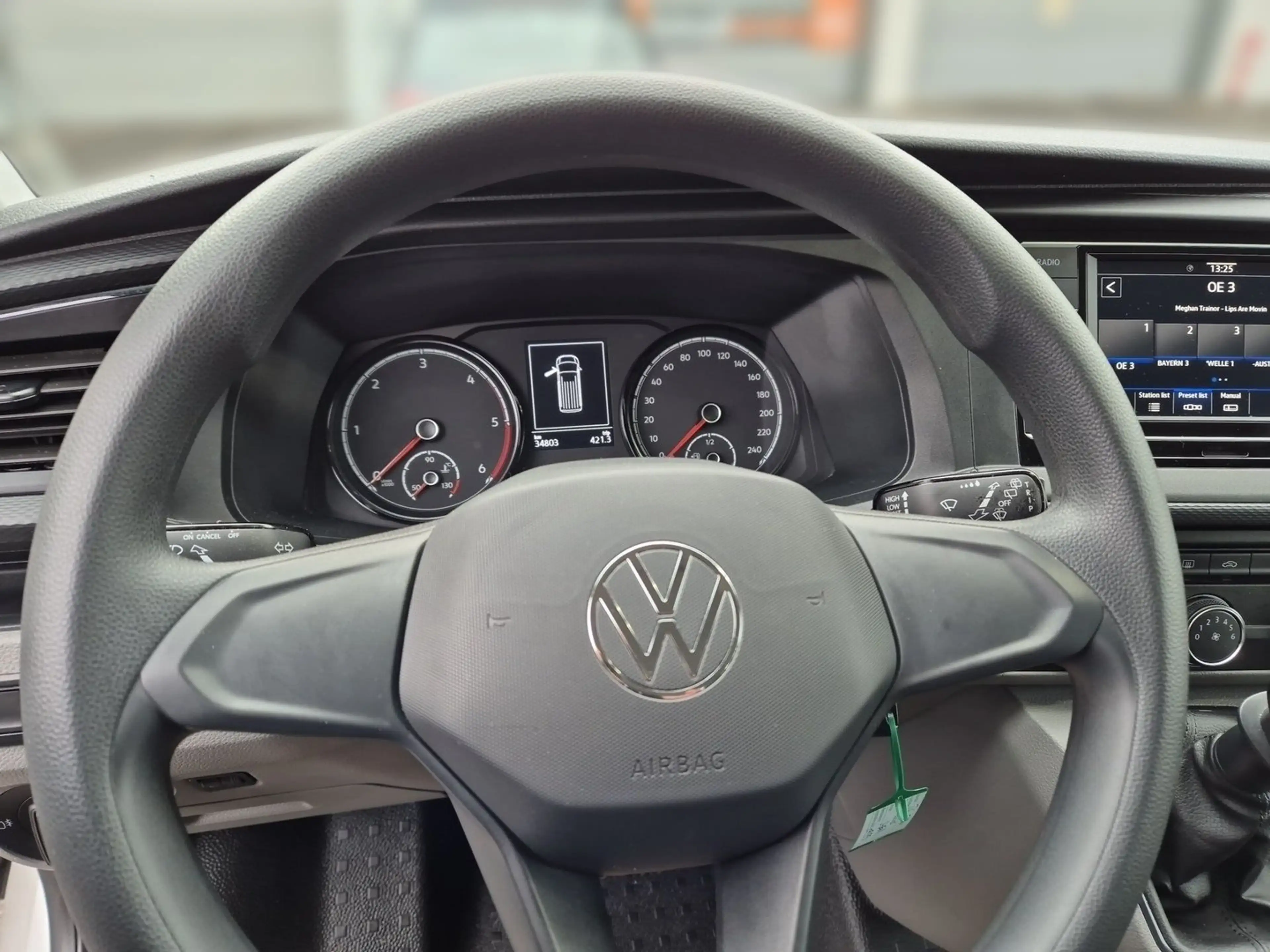 Volkswagen T6.1 Transporter Kombi TDI — photo 12