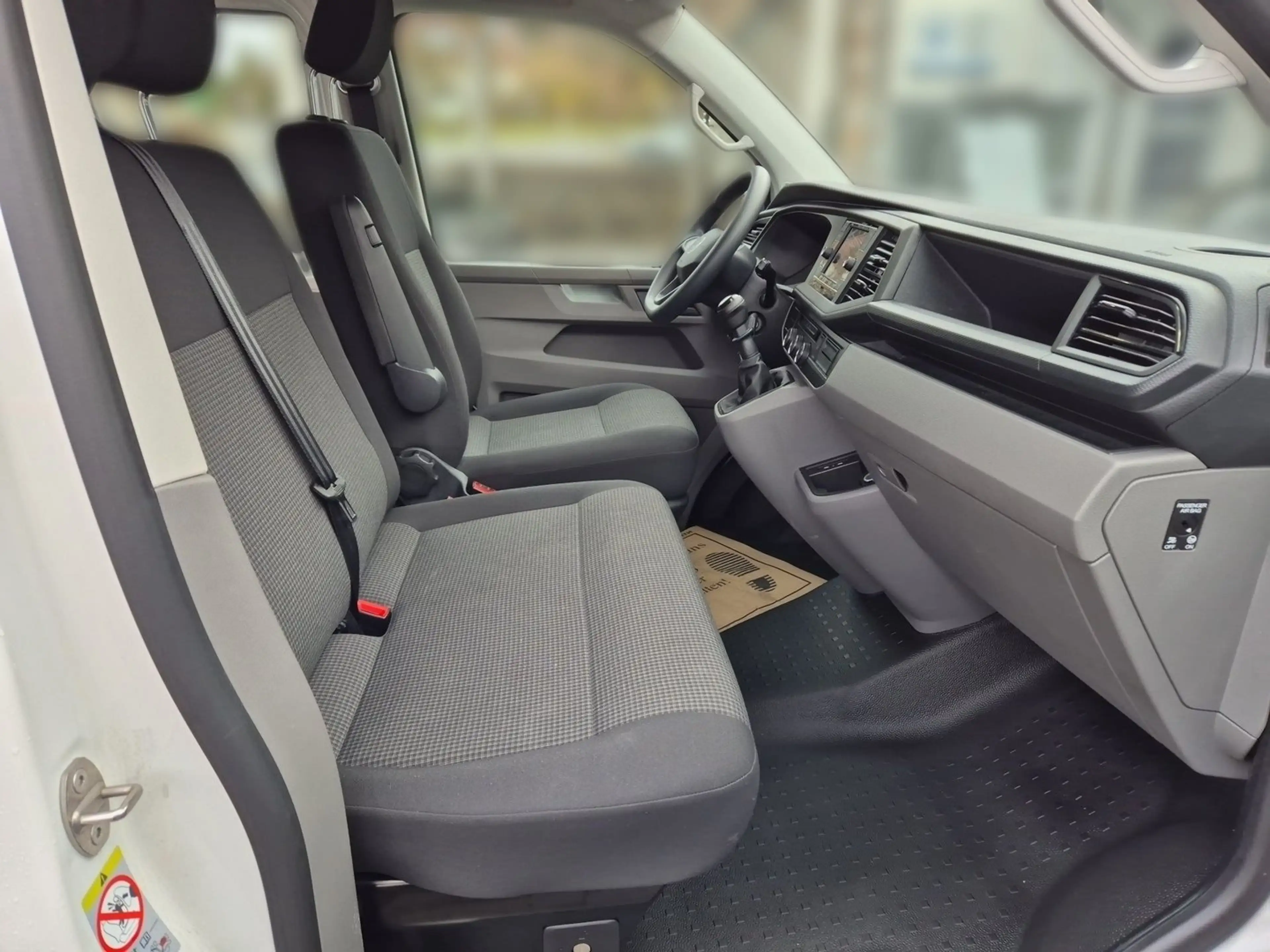 Volkswagen T6.1 Transporter Kombi TDI — photo 15