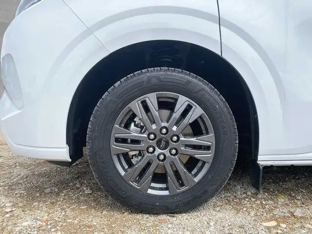 Ford Transit Custom view 9