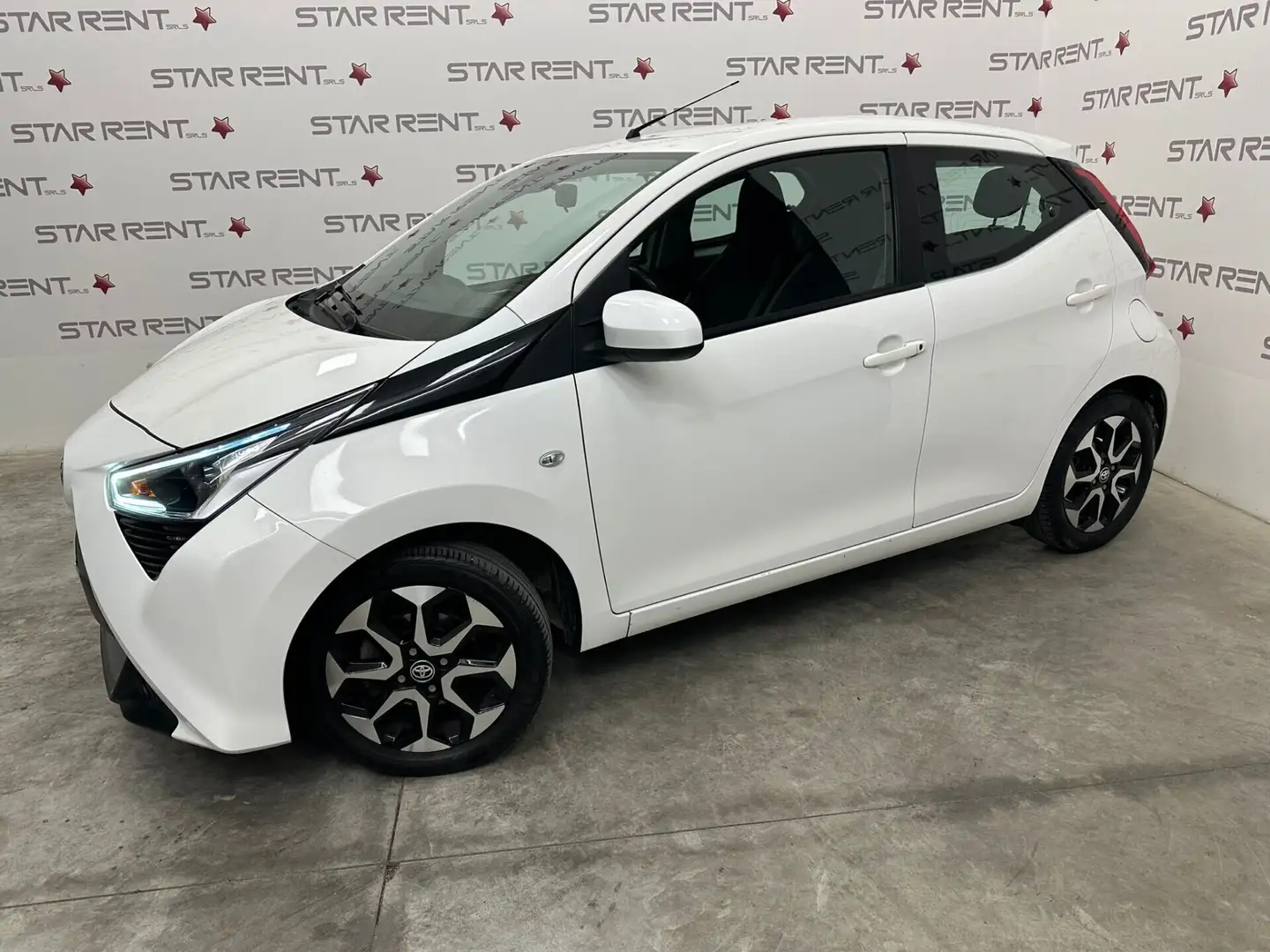 Toyota Aygo Connect 1.0 VVT-i 72 CV 5 porte x-play Weiß - 2